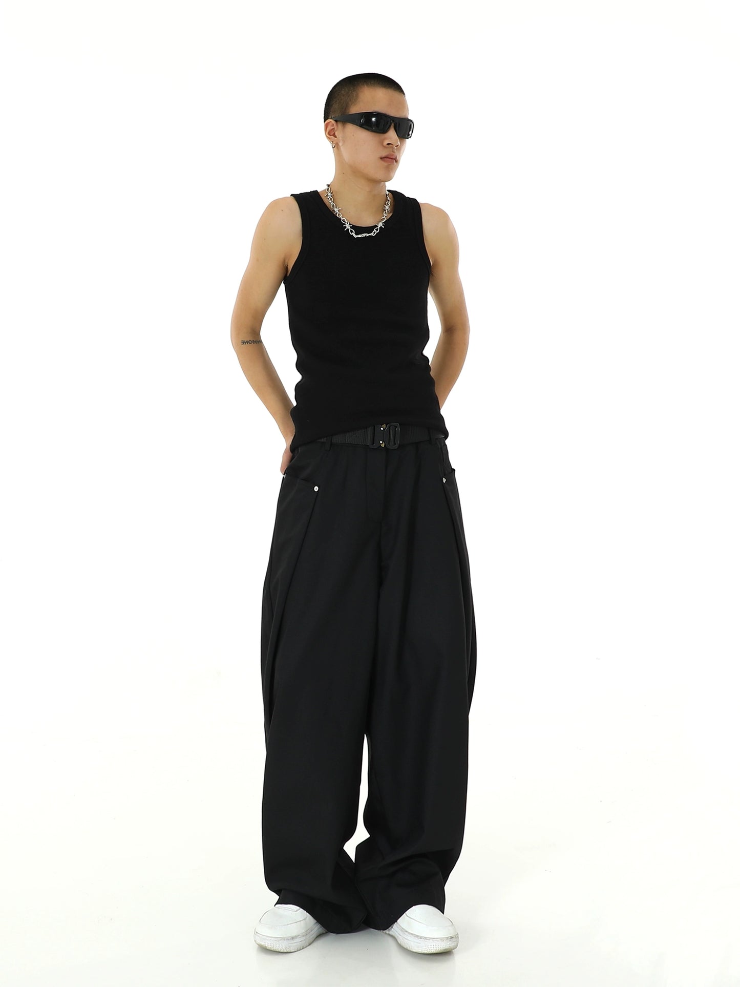 Wide-Leg Pleats Trousers WN5752