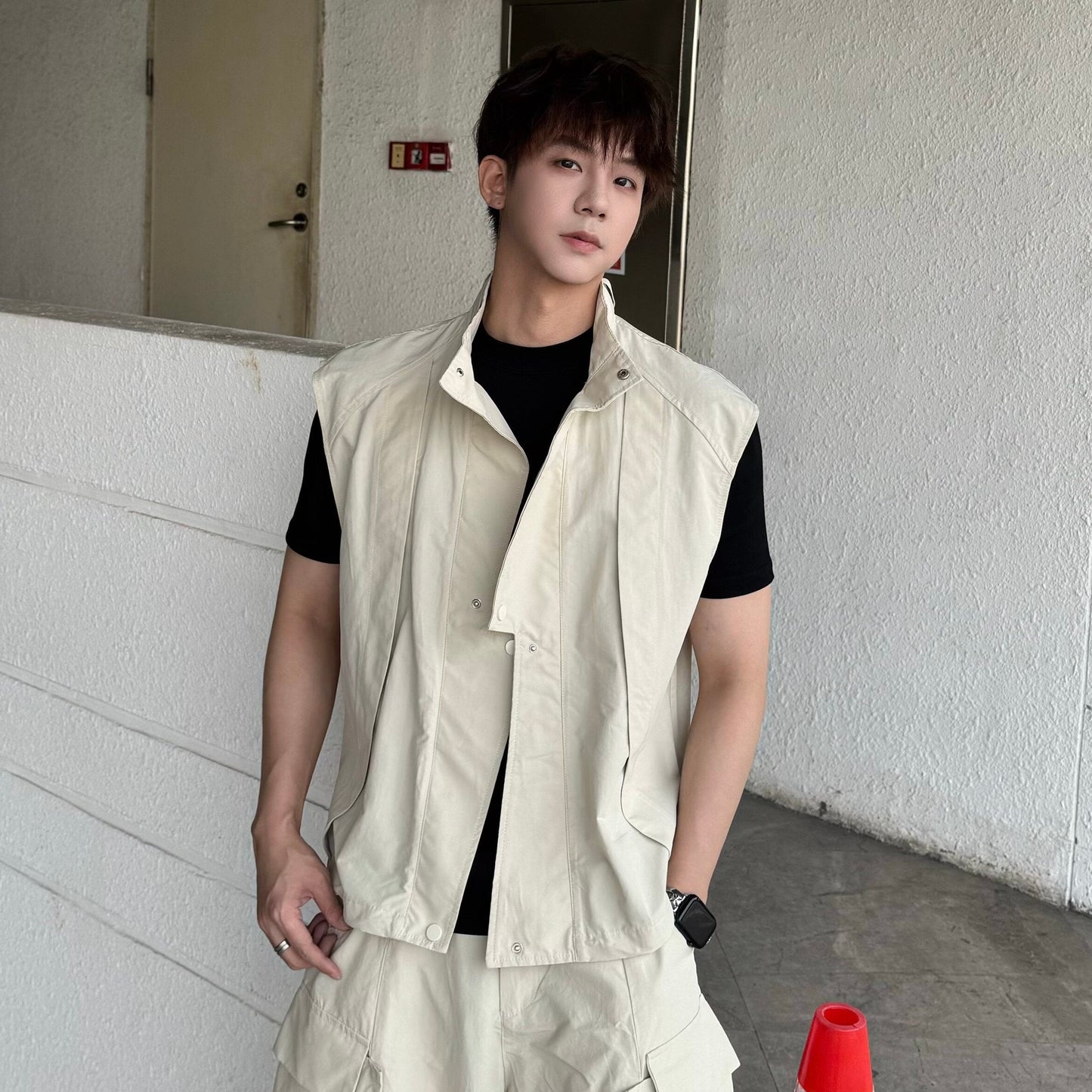 Standing-Collar Sleeveless Multi-Pocket Jacket & Multi-Pocket Wide Leg Cargo Pants Setup WN25236