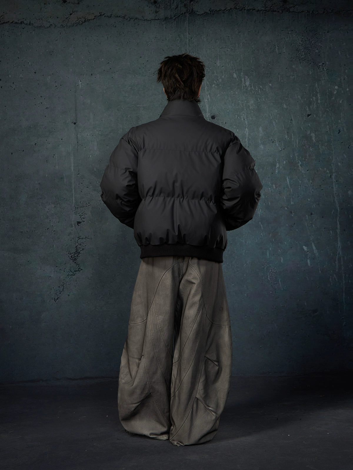 Washed Mud Dye Curved-Leg Denim Jeans WN13429