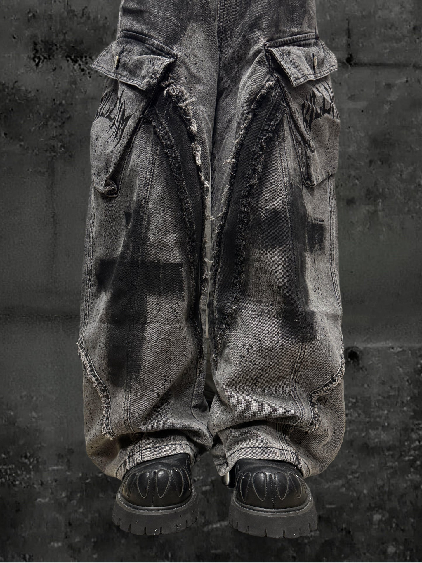 Paint Damage Cargo Wide Leg Denim Jeans & Skull Belt & Belt Chain WN23824
