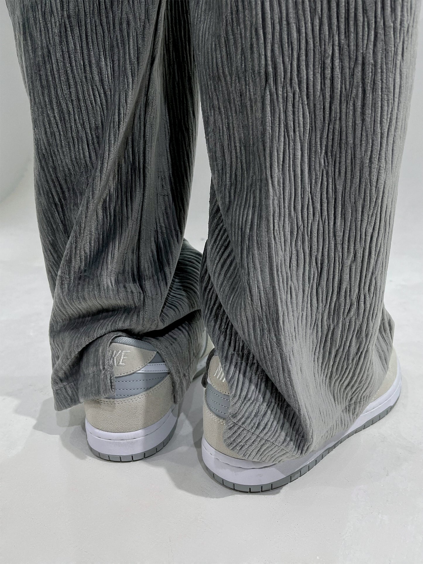 Drape Corduroy Straight Pants WN5629