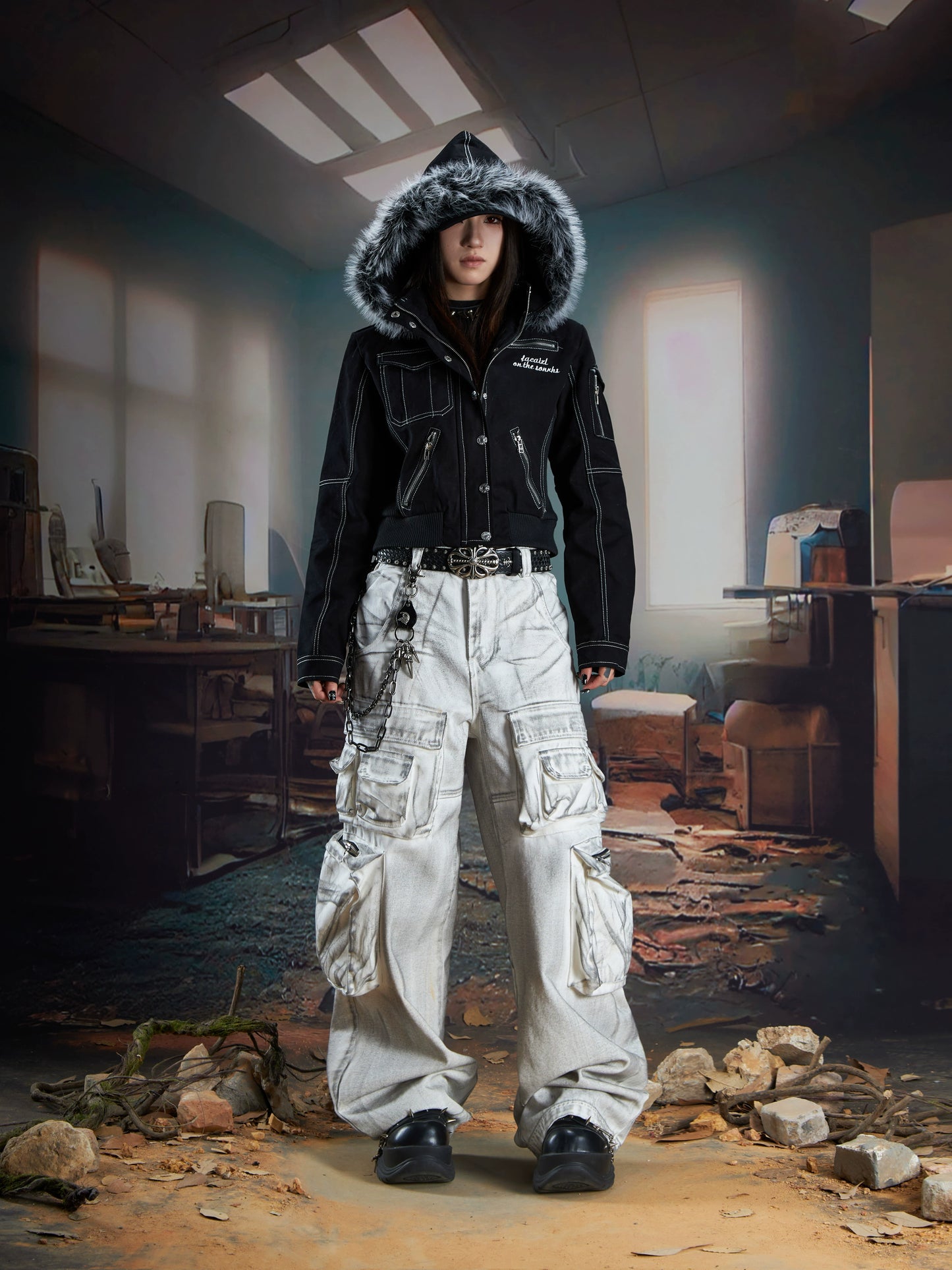 Embroidery Detachable Fur-Collar Denim Jacket WN21352