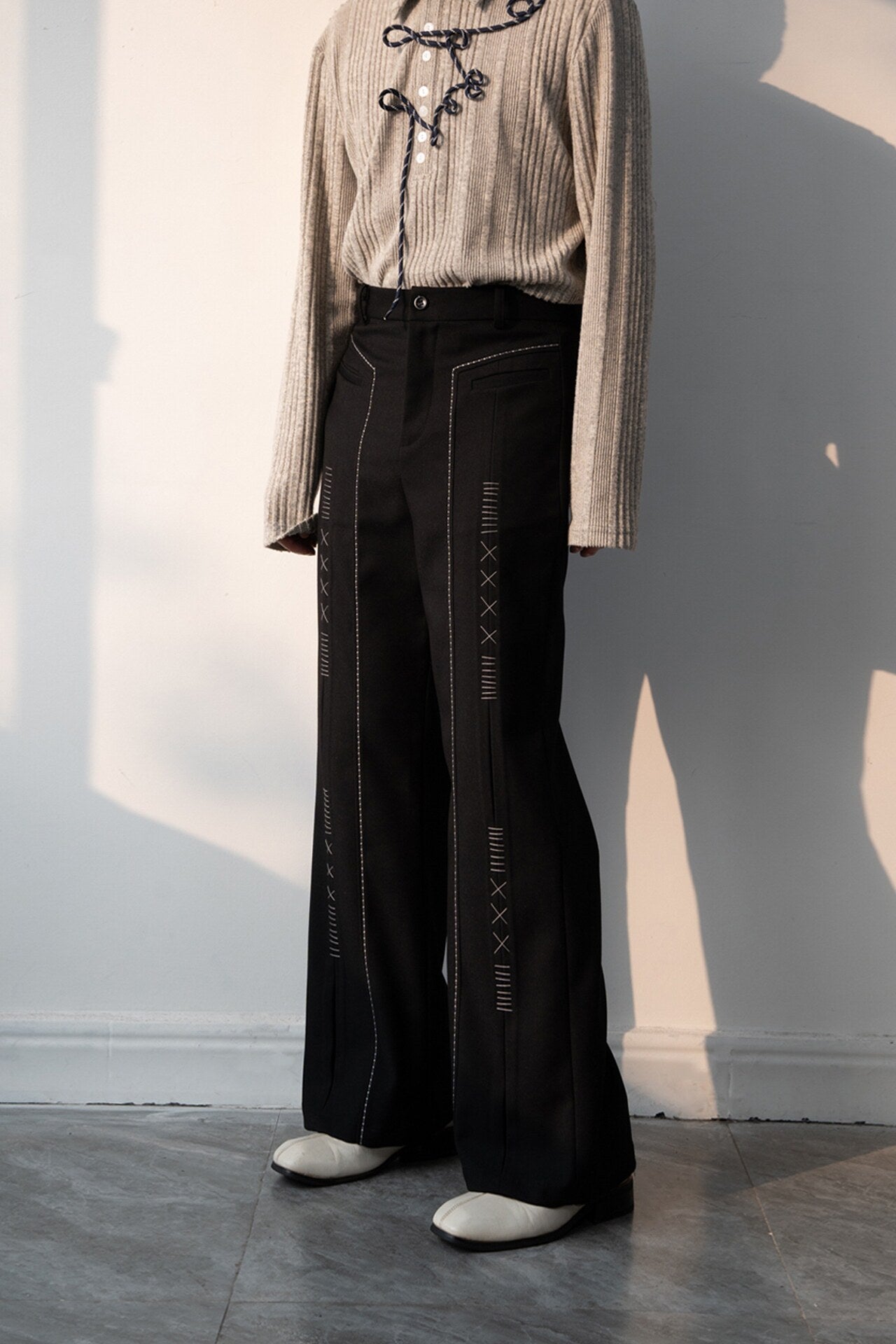 Contrast Stitch Wide-Leg Trousers WN23638