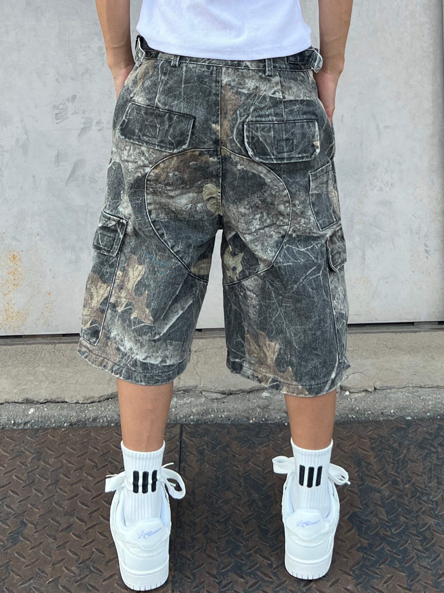 Camouflage Multi Pocket Wide Leg Half Cargo Pants WN24049