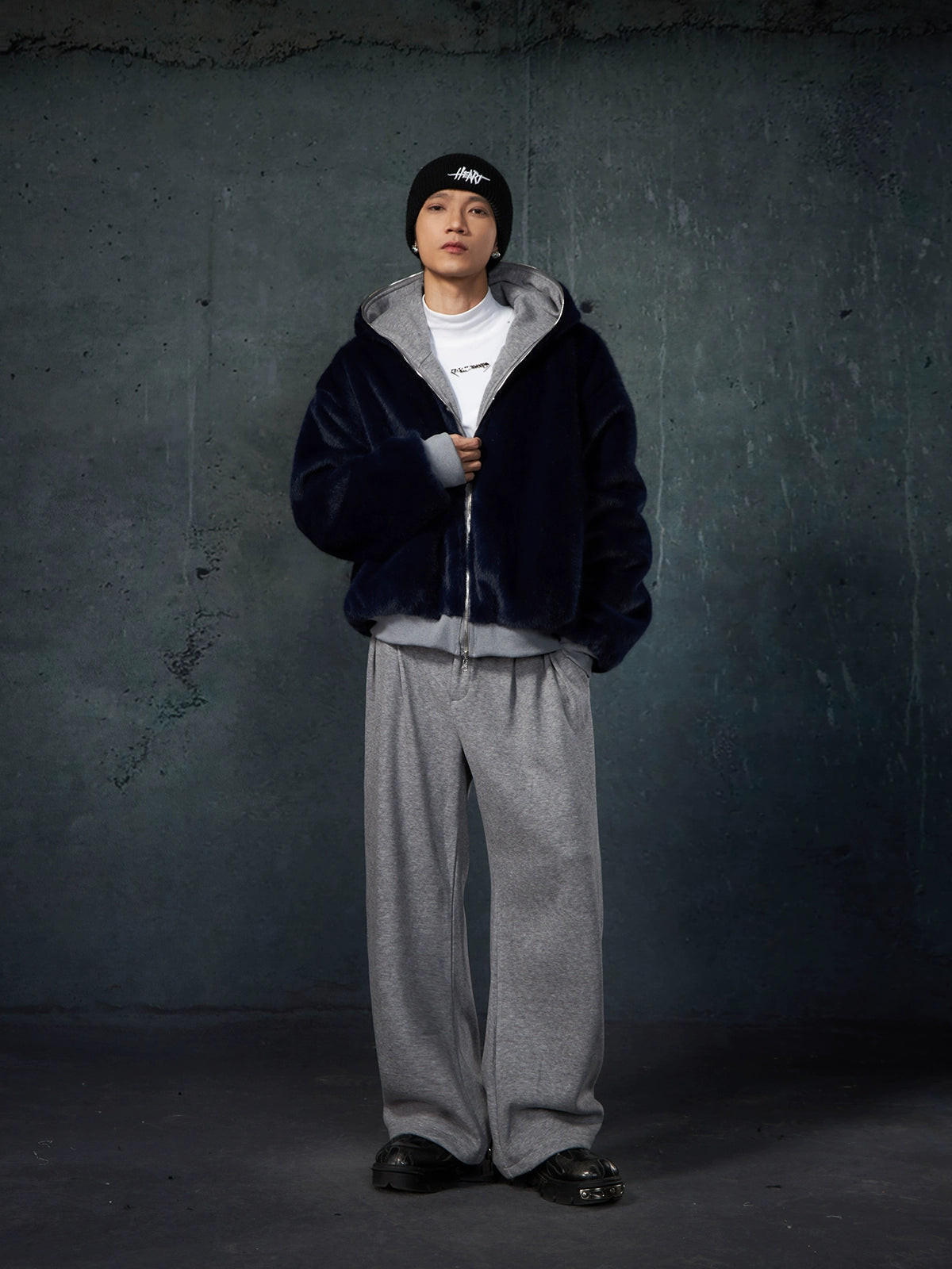 Reversible Plush Hooded Jacket & Sweatpants Setup WN13532