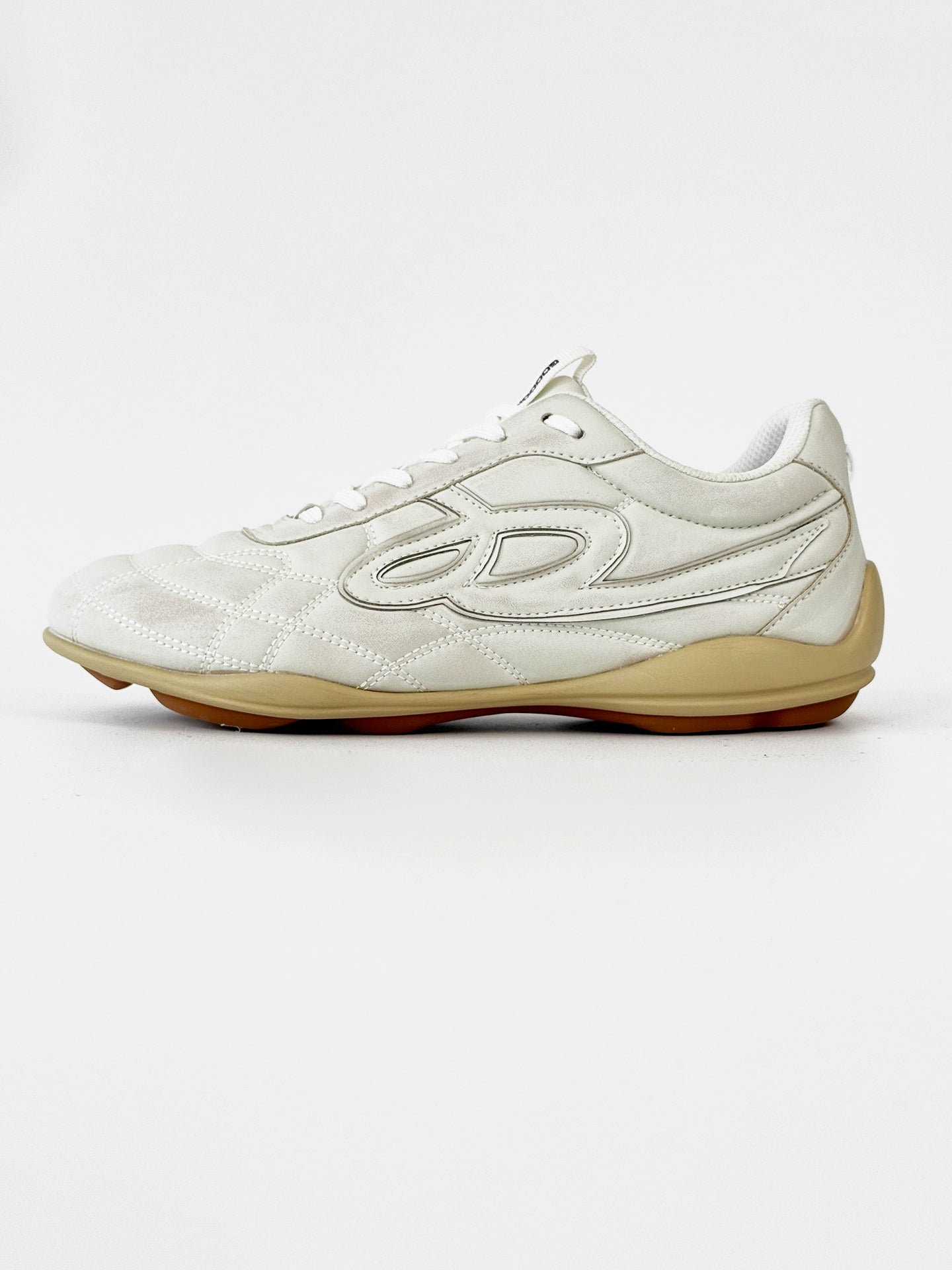 Thin Round-Toe Leather Sneakers WN19153