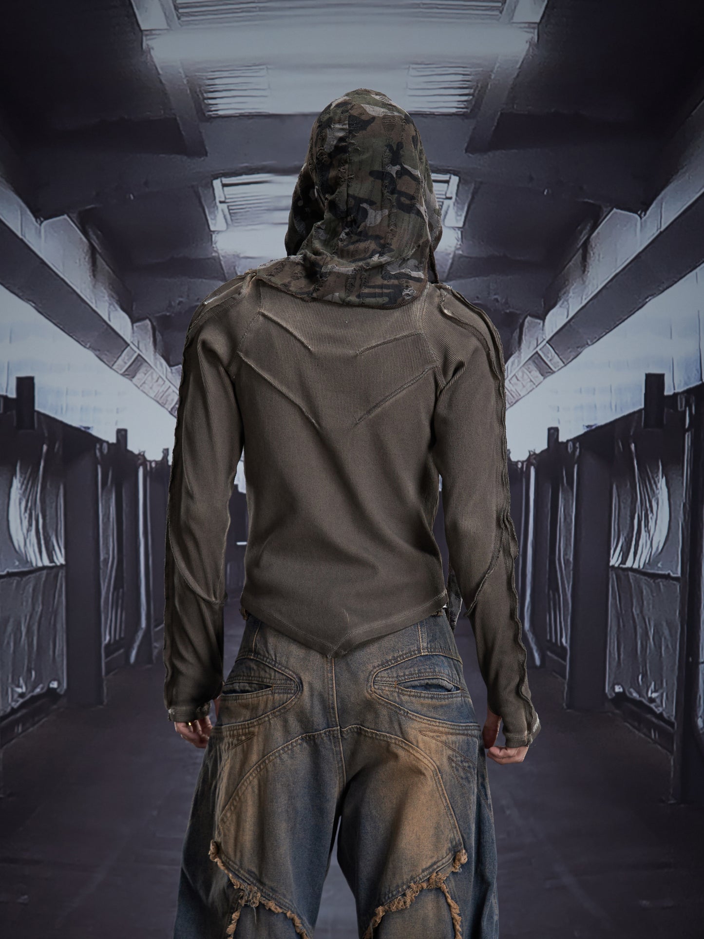 Deconstruct V-Hem Wash Damage High Elastic Long Sleeve T-Shirt WN22876