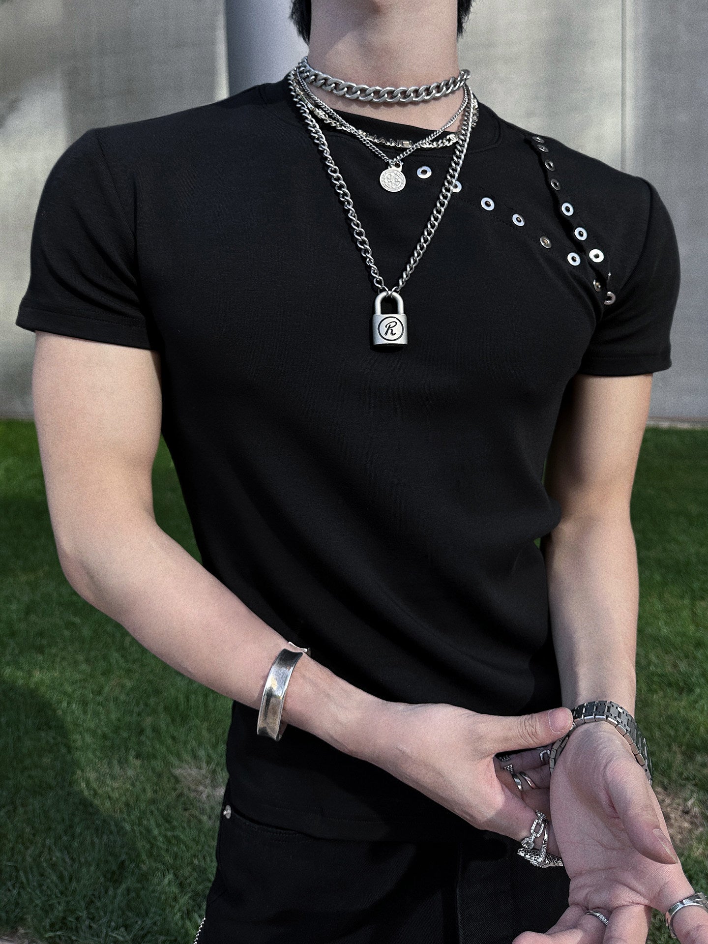 Metal Ring Slim Short Sleeve T-Shirt WN25036
