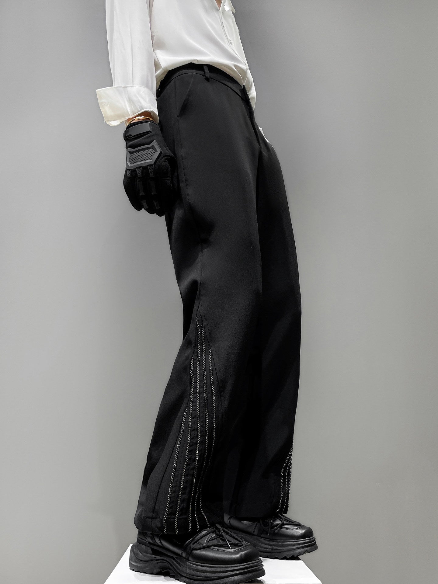 Linear Detail Wide-Leg Trousers WN23851