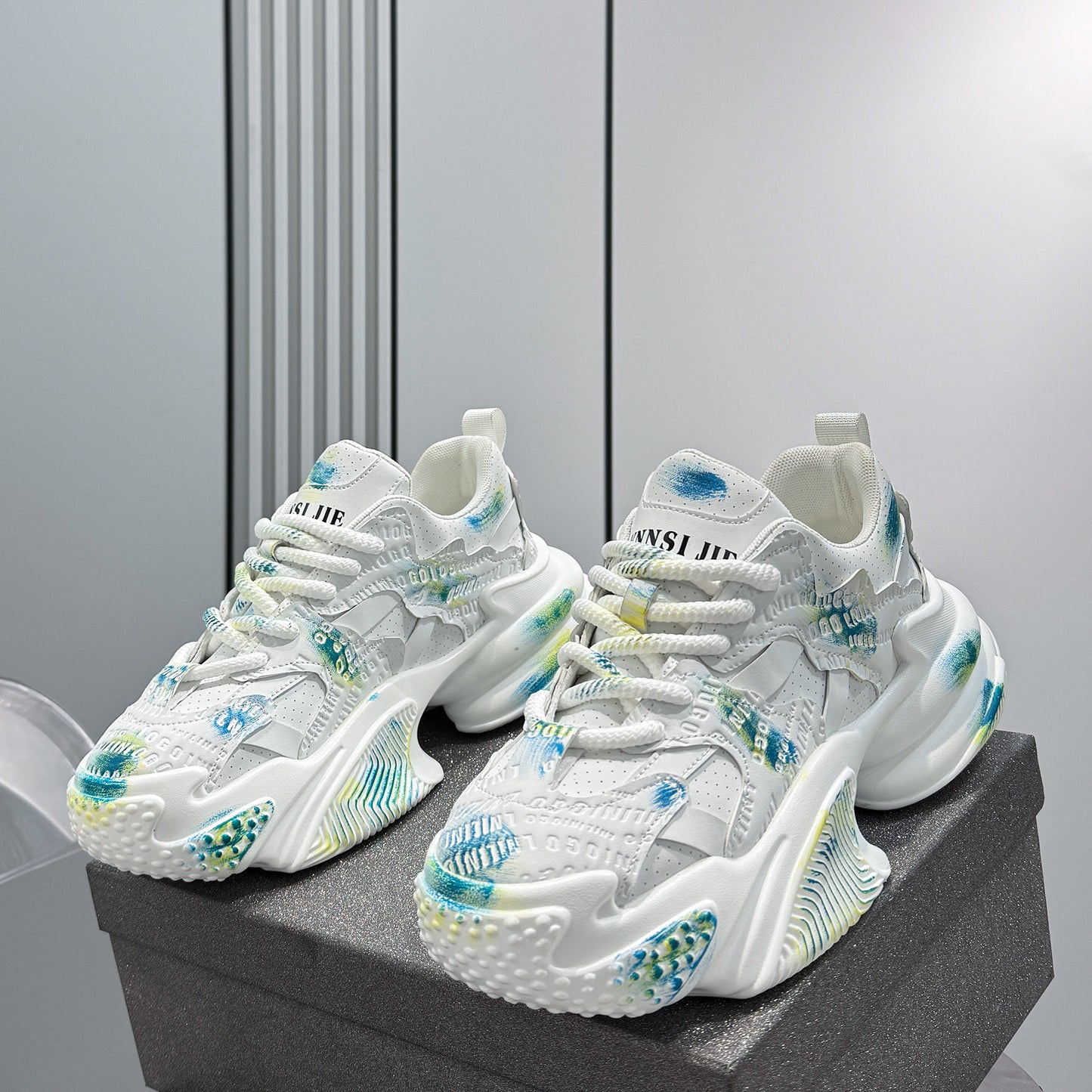 Graffiti Print Air Sole Chunky Sole Sneakers WN24620