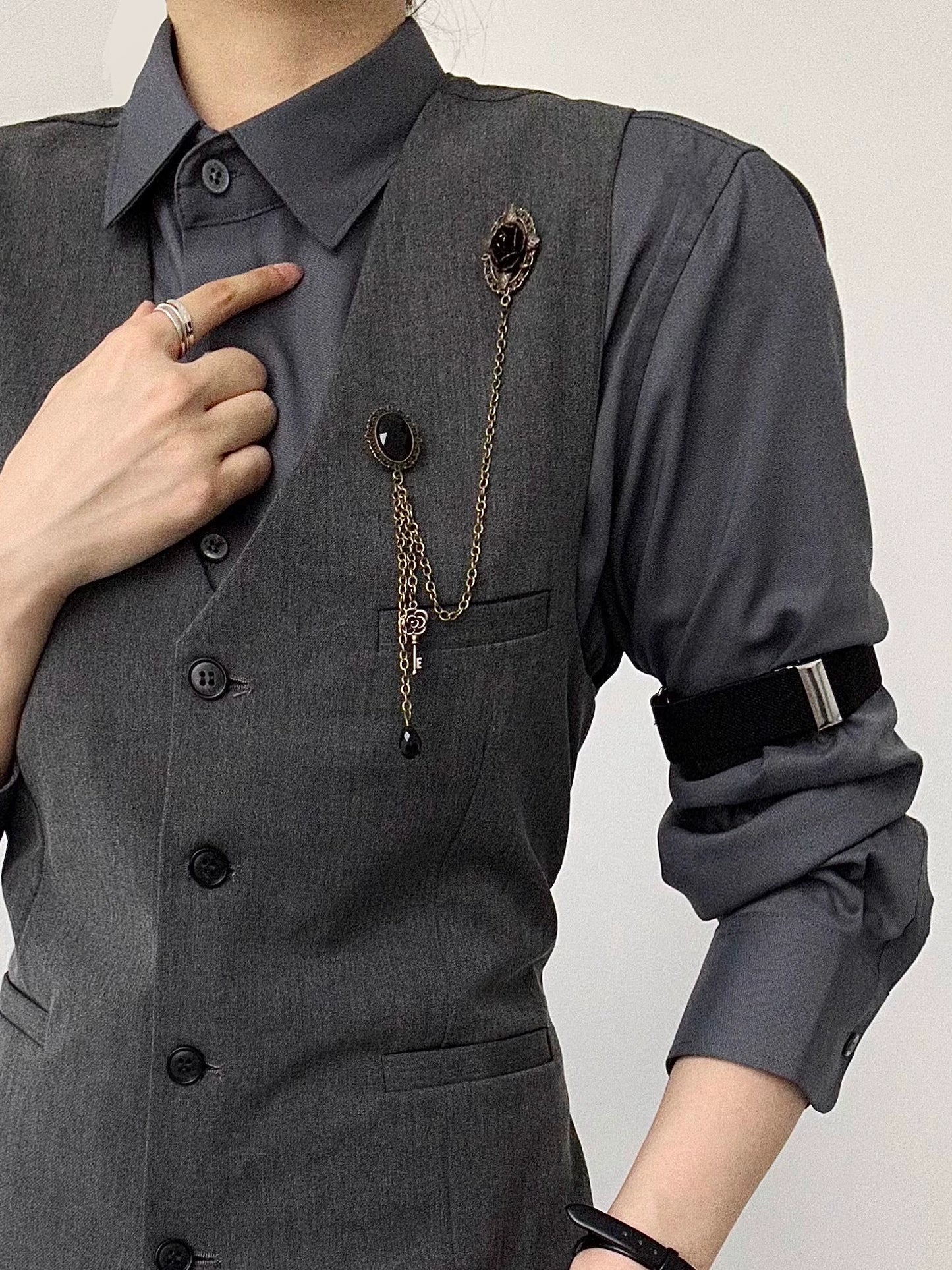 Tassel Design Flower-Shaped Brooch WN19651