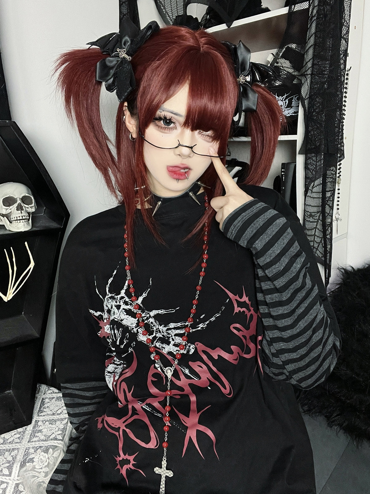 Rock Design Print Fake Layered Long Sleeve T-Shirt WN15612