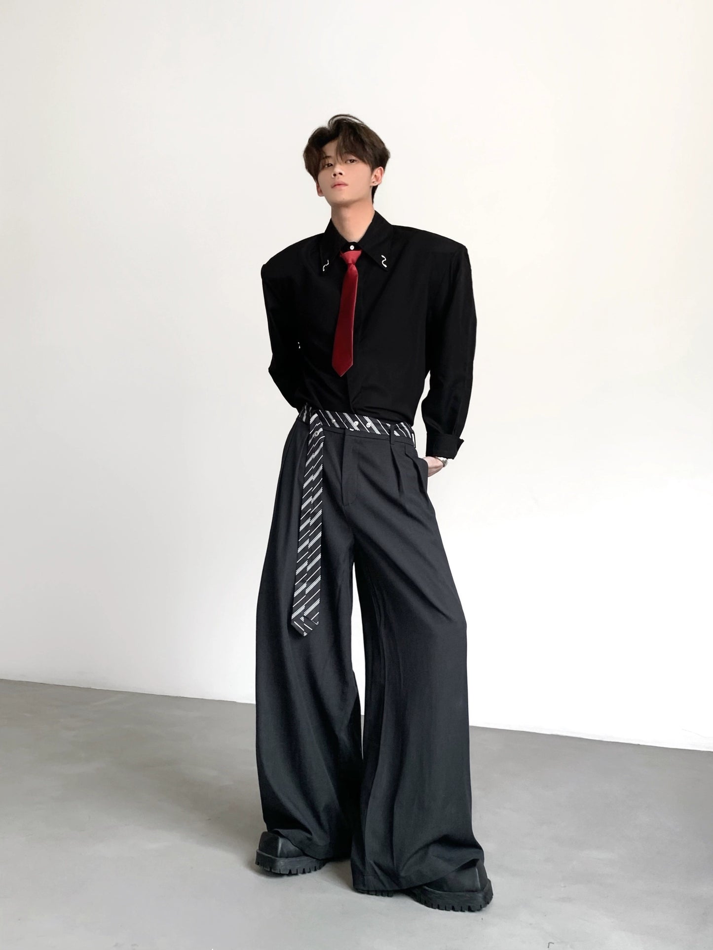 Curved Design Wide Leg Trousers WN21954