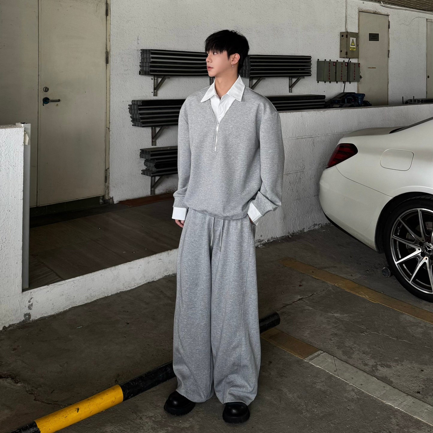 Fake Layered V-Neck Sweatshirt & Wide Leg Sweatpants Setup WN25208