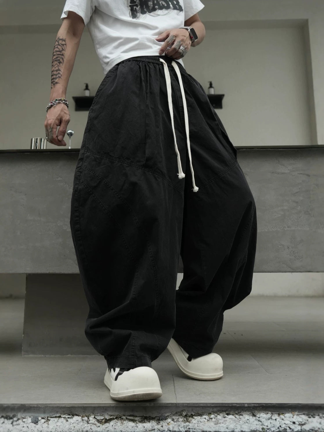 Cotton Curved Wide Leg Cargo Pants WN27829