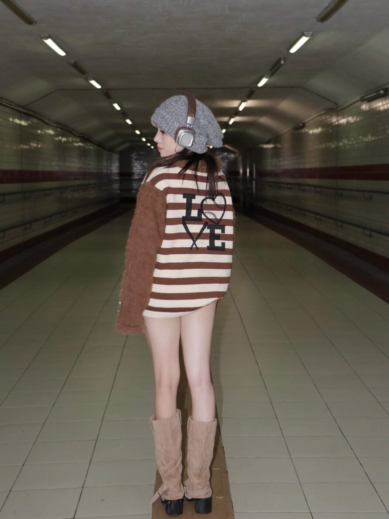 Stripe Button-Placket Dark Tone Long Sleeve Polo T-Shirt WN24093