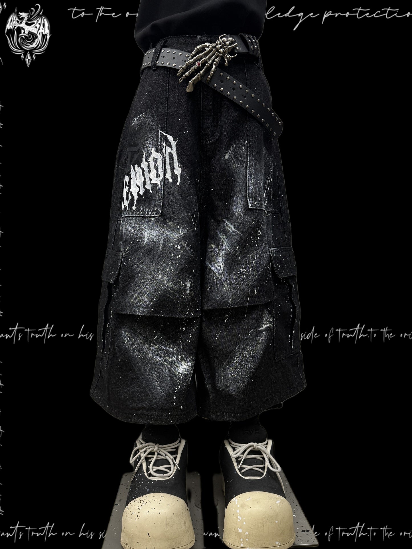 Cropped Paint Graffiti Cargo Wide Leg Denim Jeans & Skull Belt & Cross Belt & Belt Chain WN23810