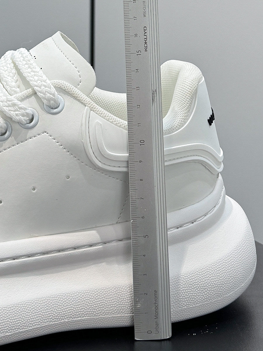 Round-Toe Platform Lace-Up Sneakers WN24805
