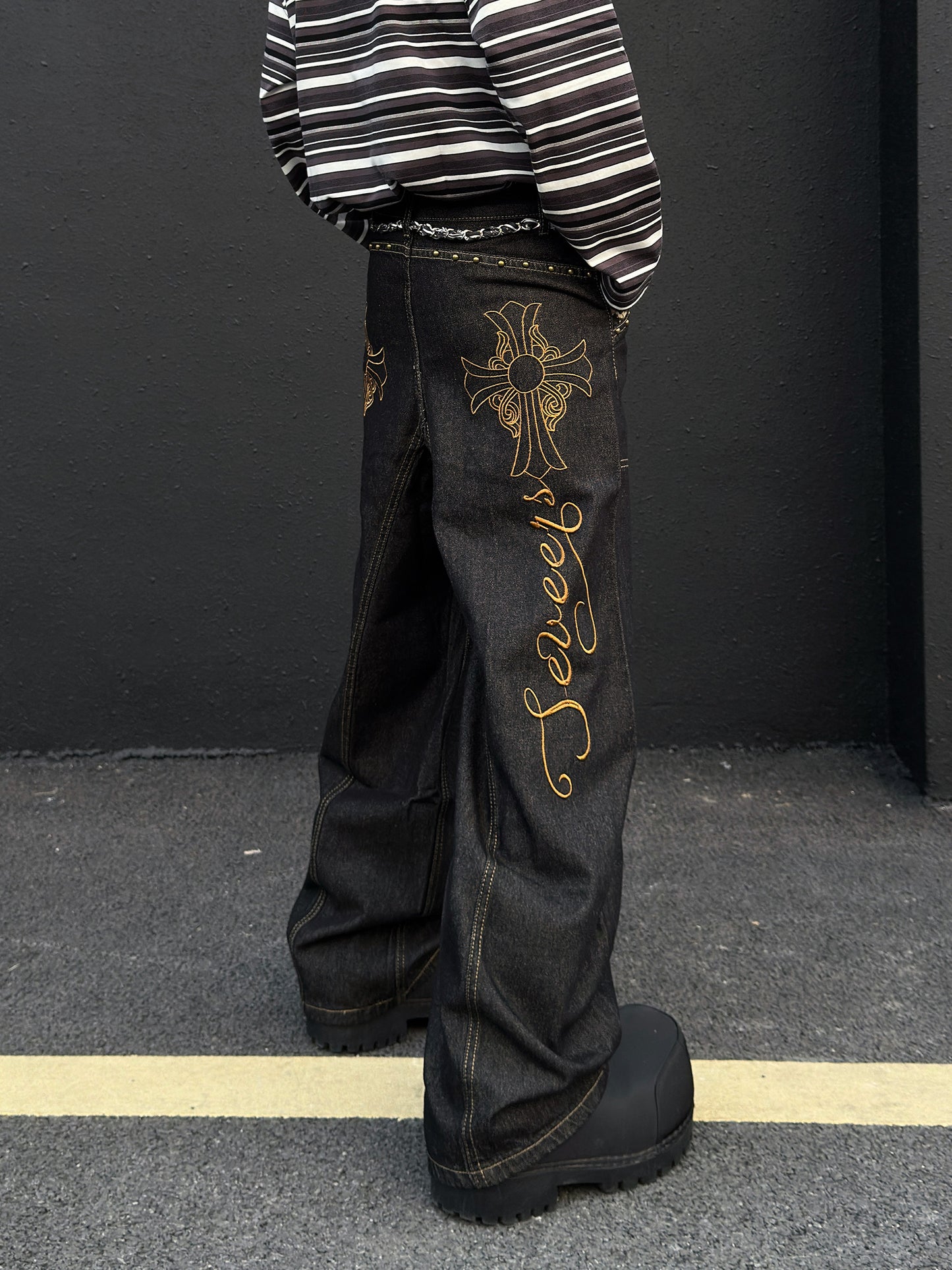 Cross Embroidery Wash Curved Cut Wide Leg Denim Jeans WN23023