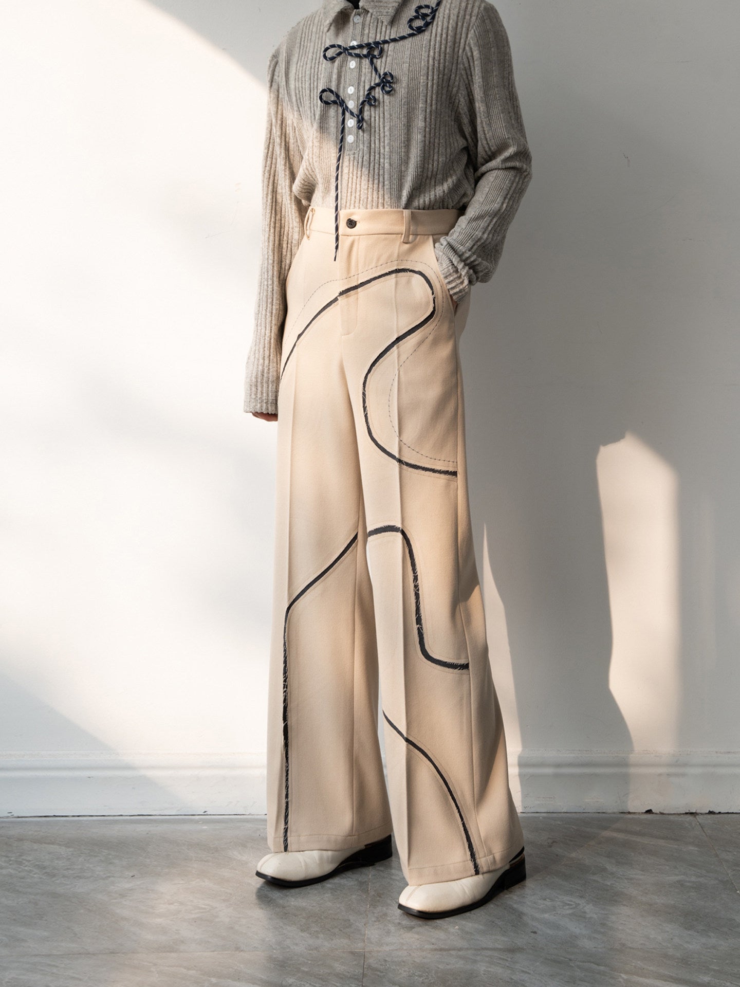 Curved Stitch Wide-Leg Trousers WN23639