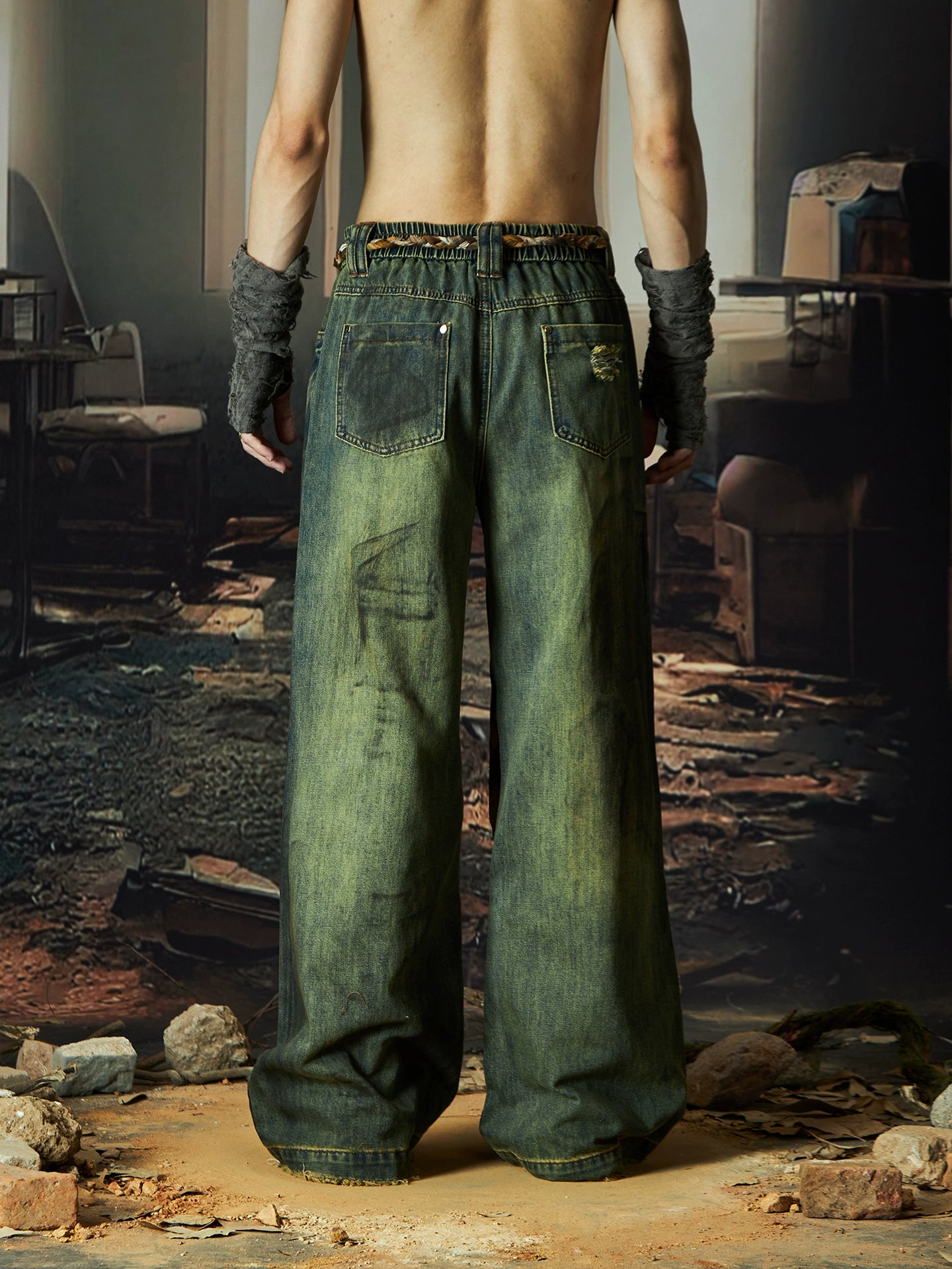 Washed Patchwork Damage Elastic Straight Denim Jeans WN18412