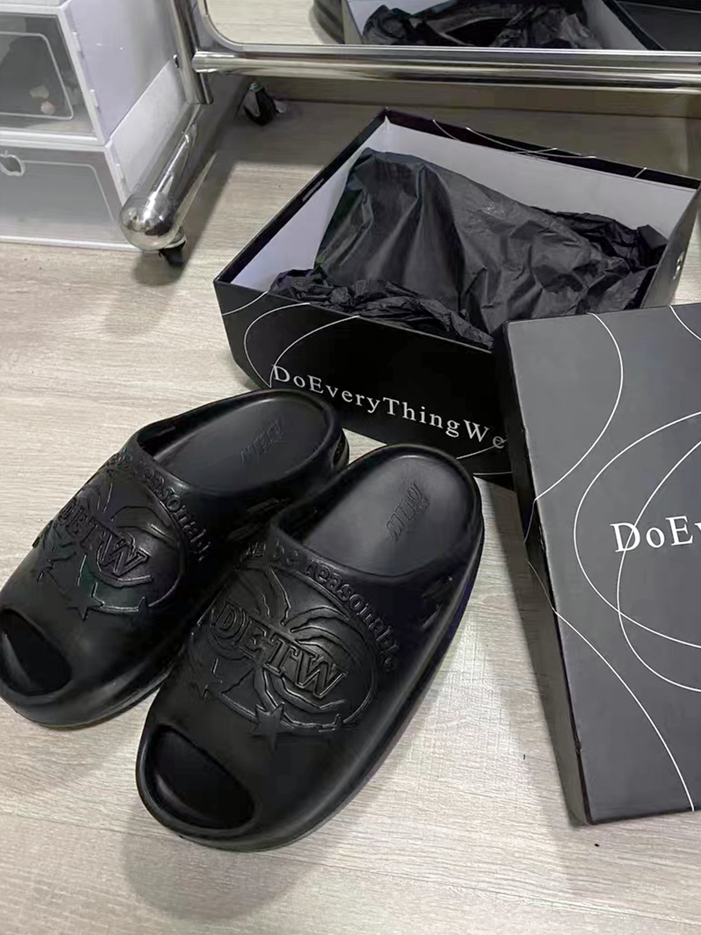 Spider Design Sandals WN13397