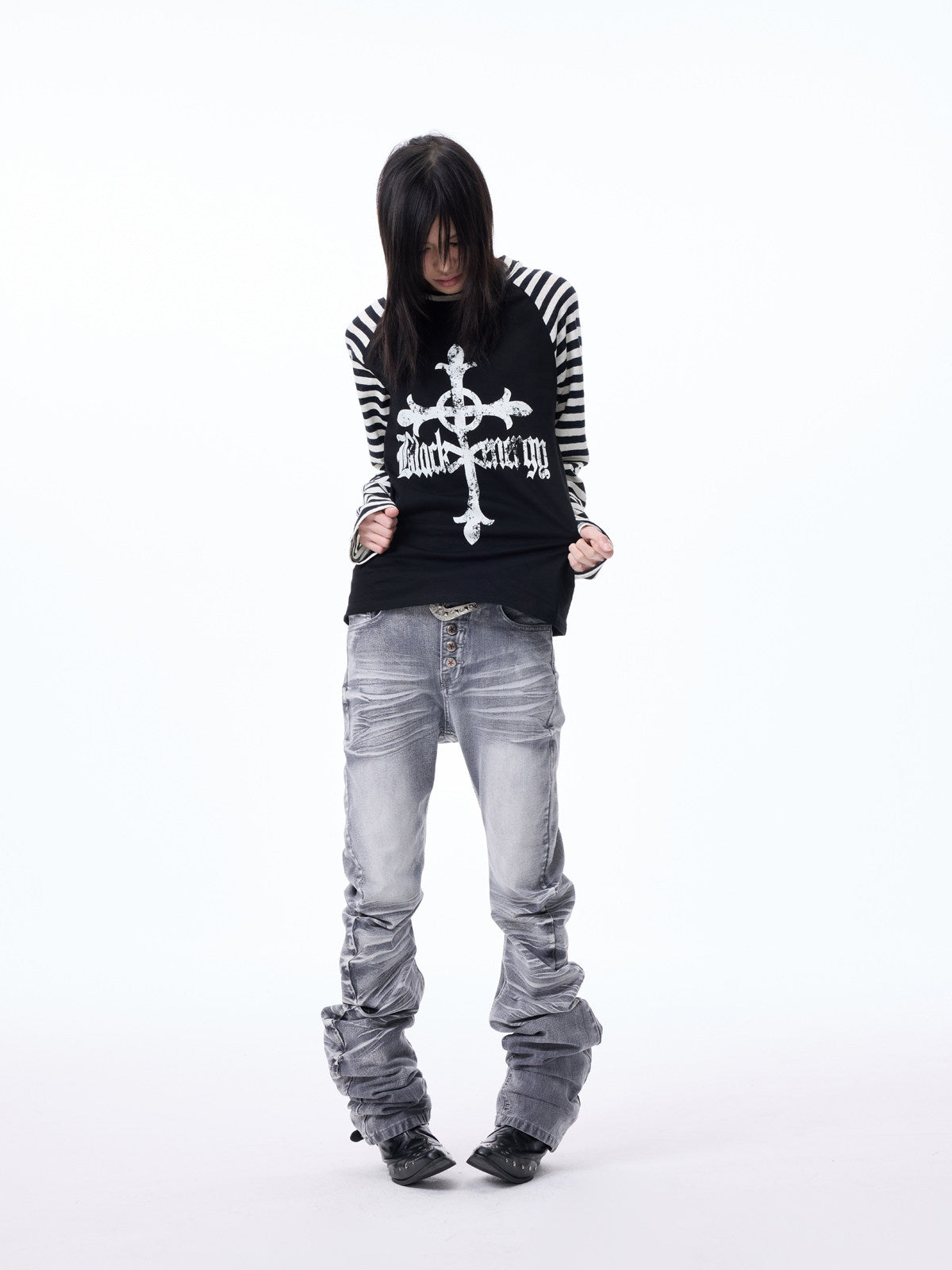 Whisker Washed Curved-Cut Skinny Denim Jeans WN27328