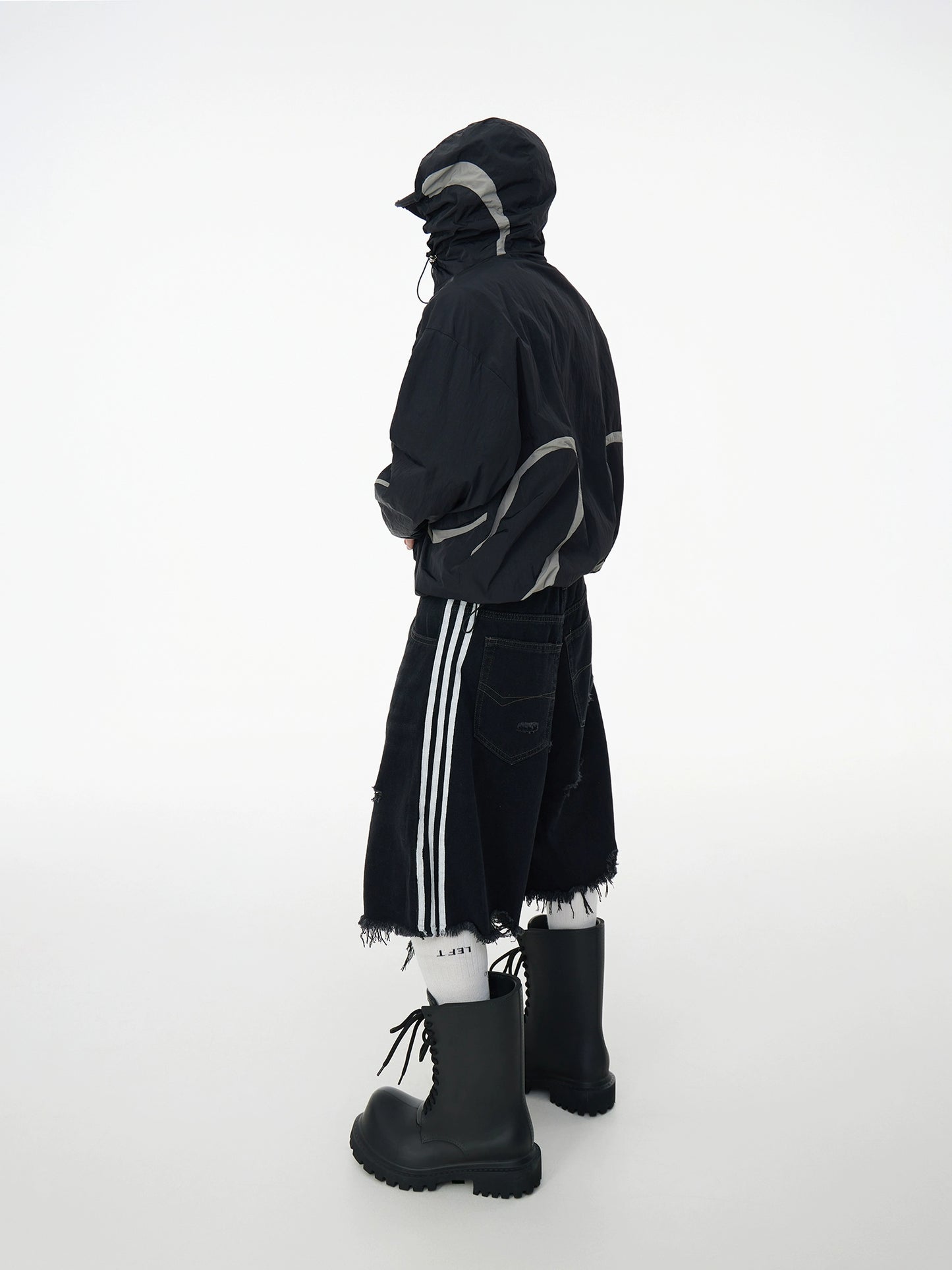 Washed Damage Fringe Wide Leg Three-Stripe Half Denim Jeans WN16960