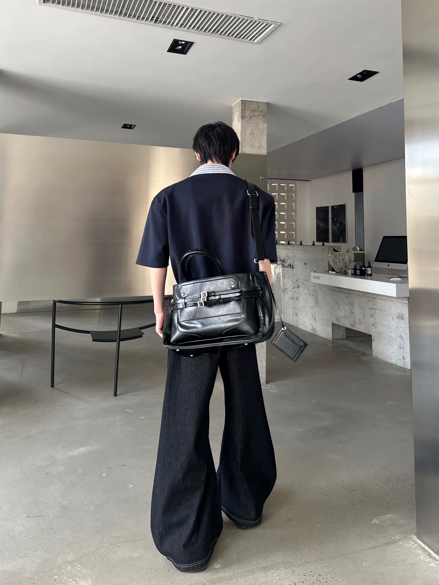 Washed Curved Cut Wide Leg Denim Jeans WN16767