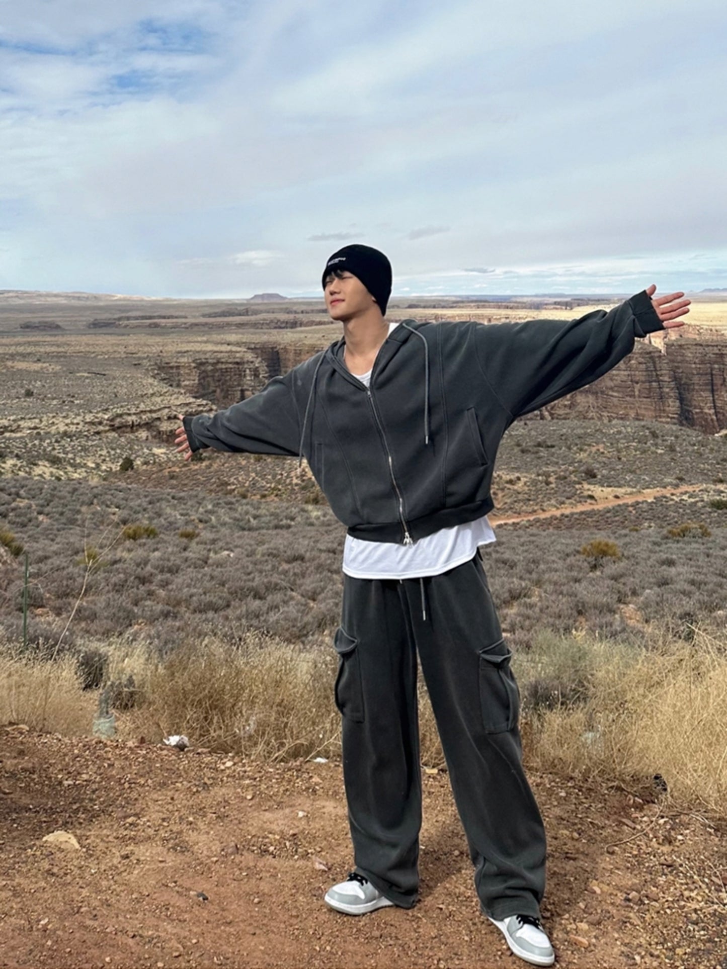 Double Zipper Hoodie & Wide Leg Cargo Sweatpants Setup WN20243