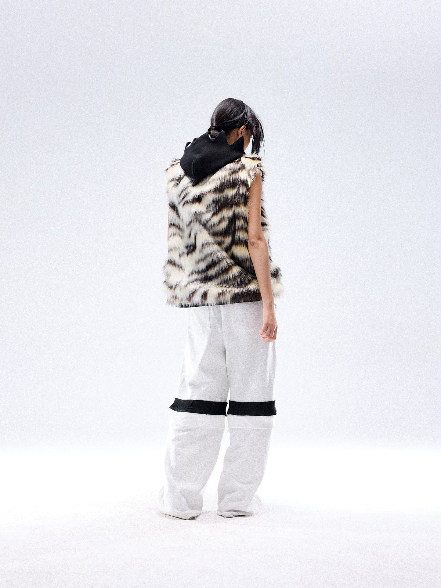Tiger Stripe Spike Crown Fuzzy Knit Vest WN13692