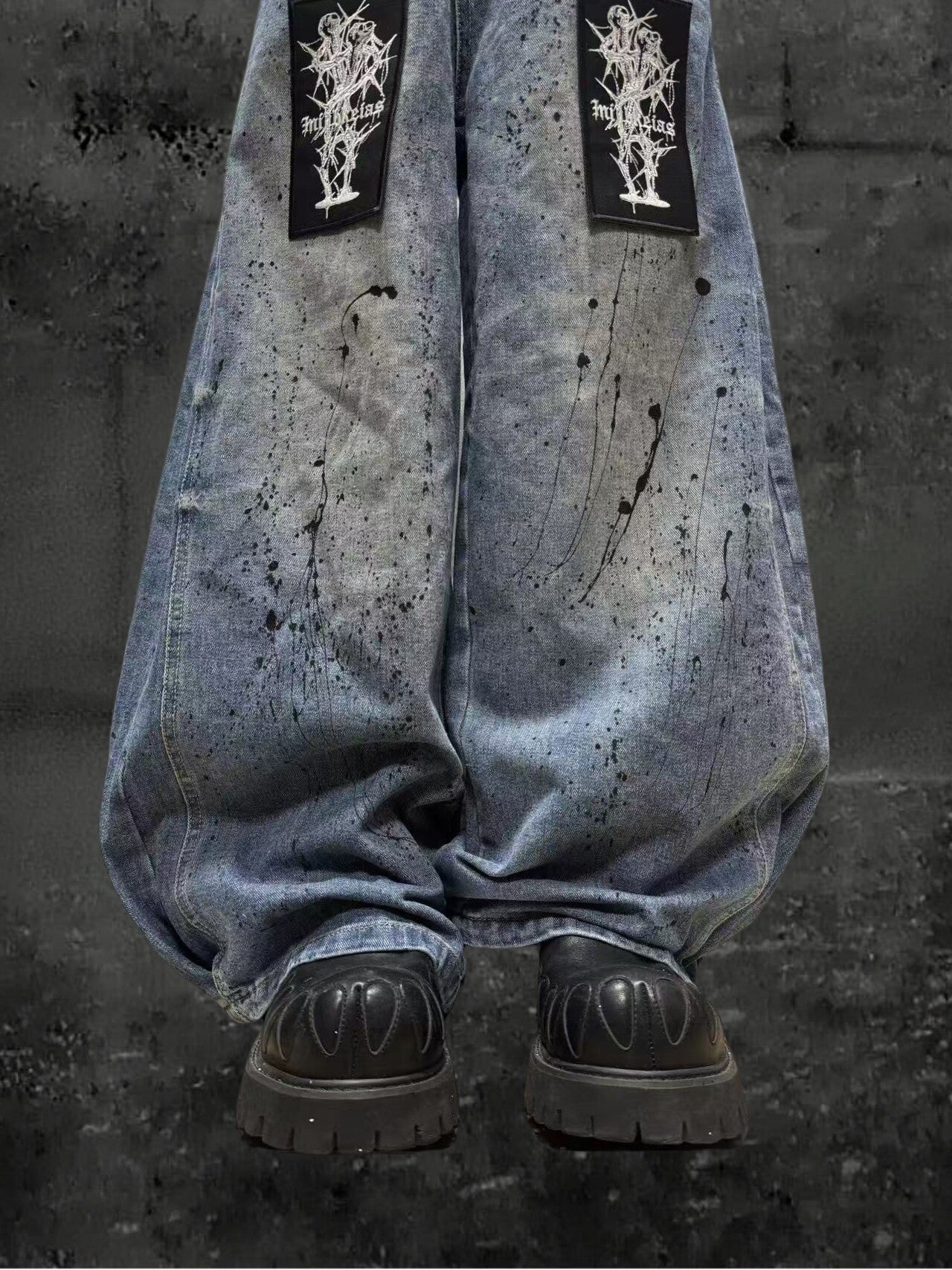 Paint Wash Damage Wide Leg Denim Jeans & Skull Belt & Belt Chain WN23803