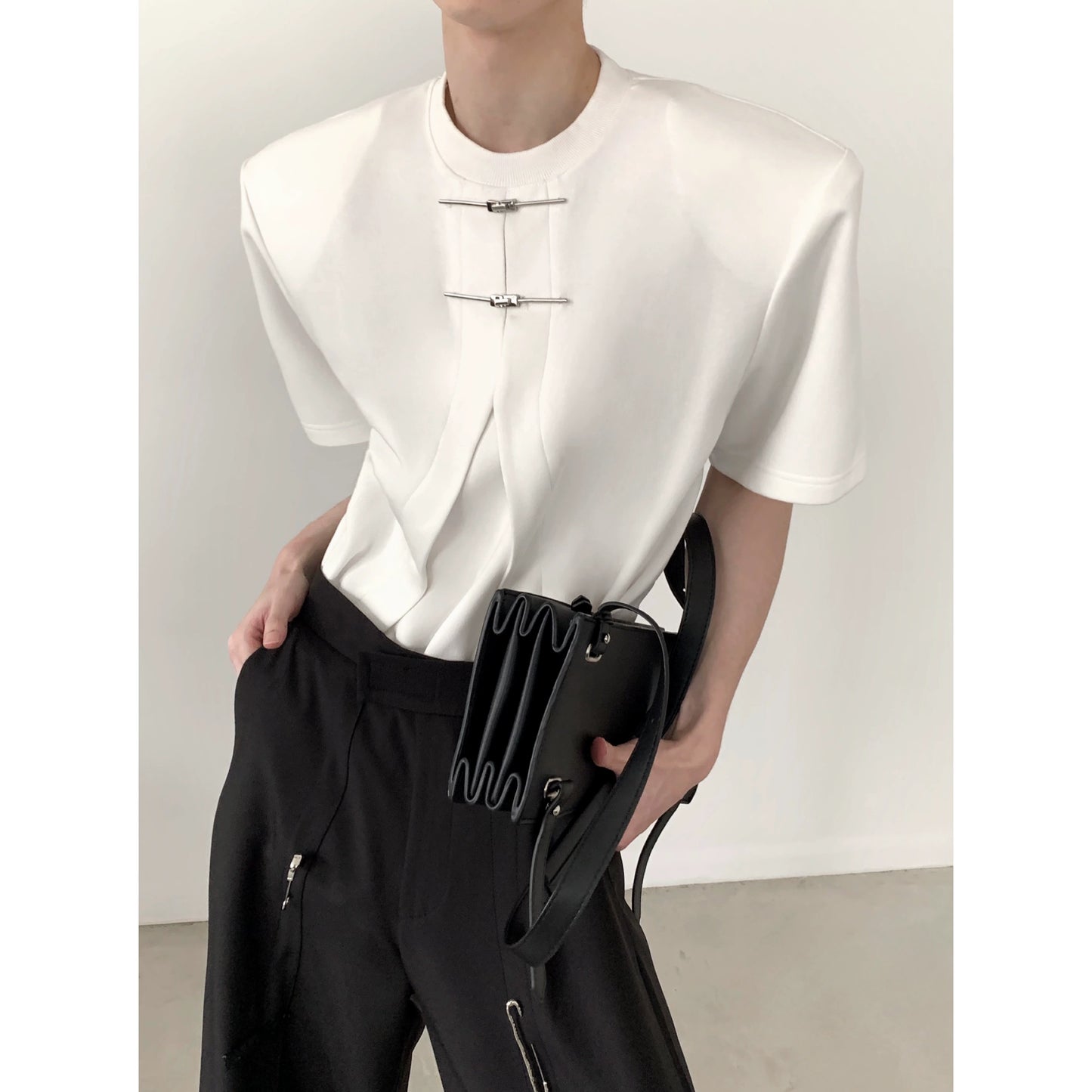 Metal Buckle Shoulder Pad Short Sleeve T-Shirt WN5987