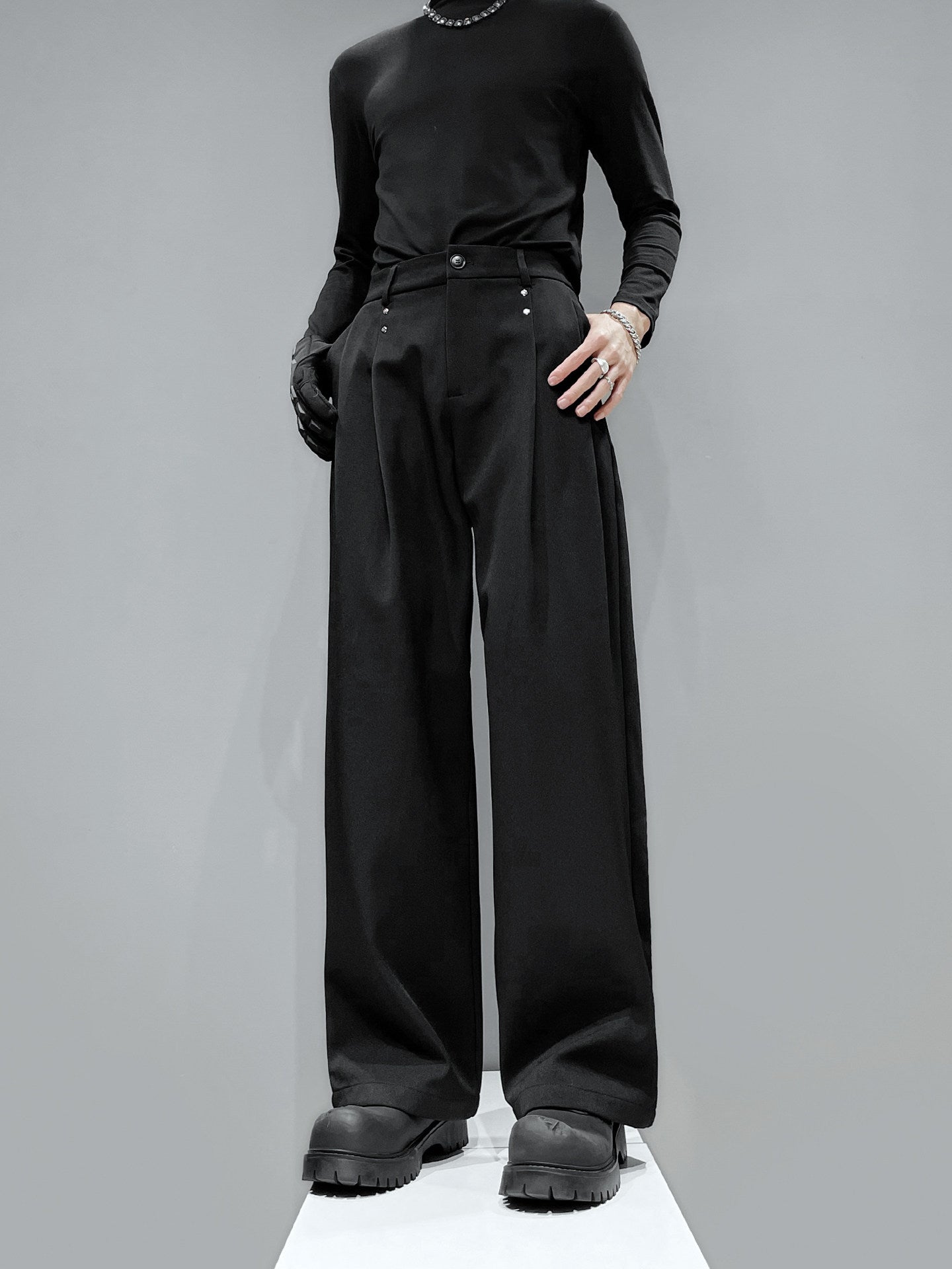 Pleats Studs Straight Trousers WN23862
