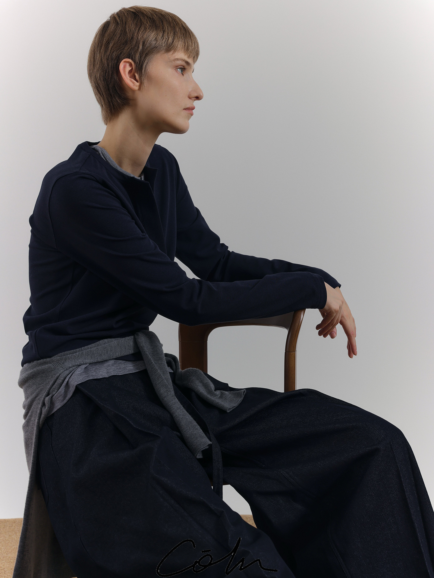 V-Neck Long Sleeve T-Shirt WN21547