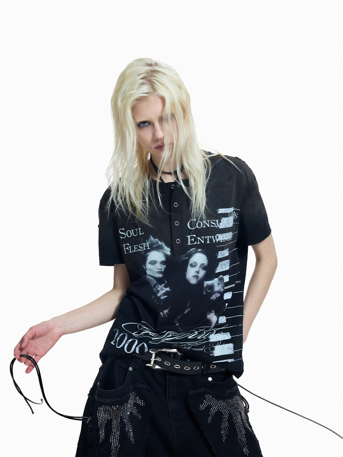 Portrait Print Damage Henley Neck Short Sleeve T-Shirt WN27449