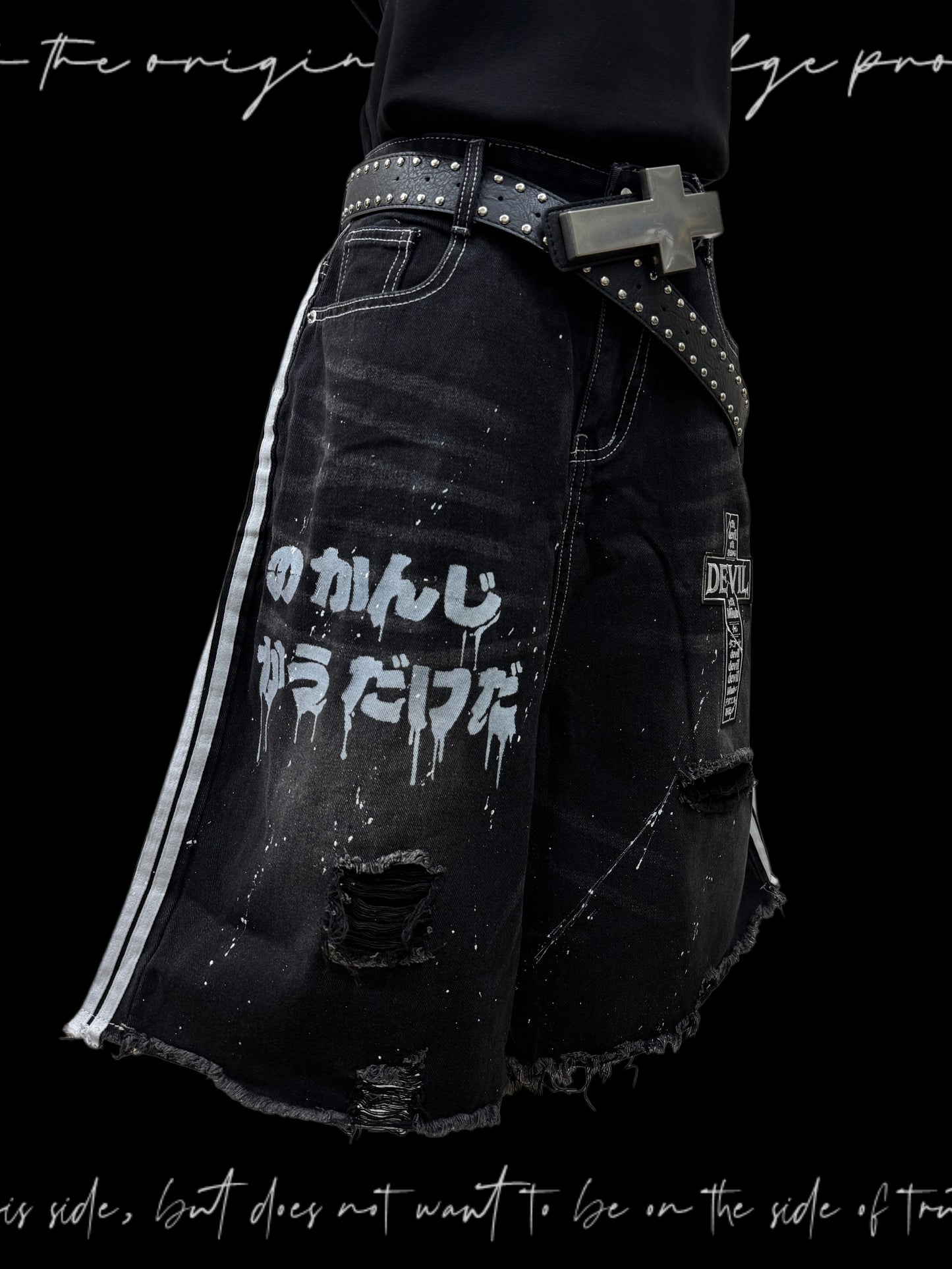 Paint Stripe Damage Denim Half Jeans & Skull Belt & Cross Belt & Belt Chain WN23784