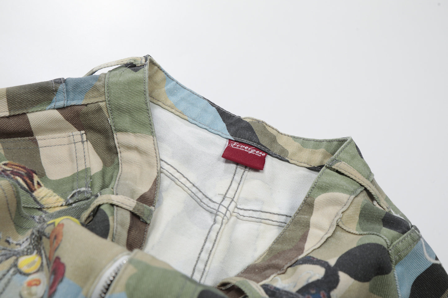 Camouflage Chain Charm Cropped Half Pants WN25539