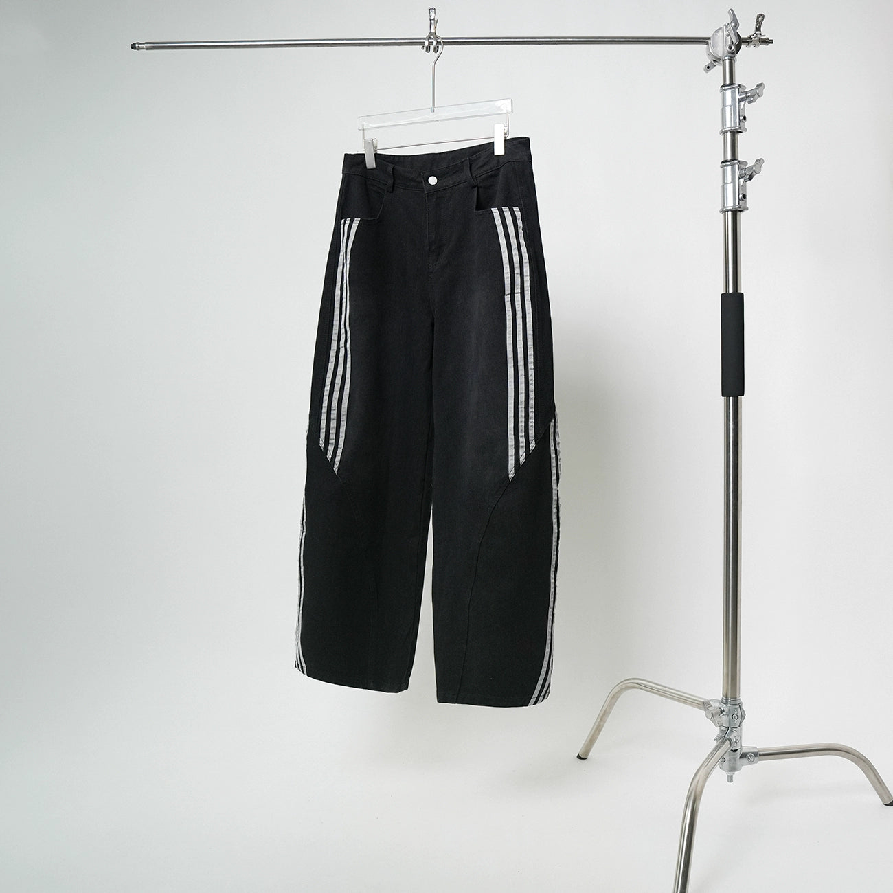 Side Stripe Curved Wide Leg Denim Jeans WN17396