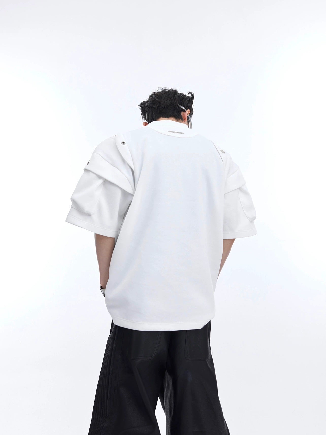 Metal Embellishments Shoulder Pad Short Sleeve T-Shirt WN4677