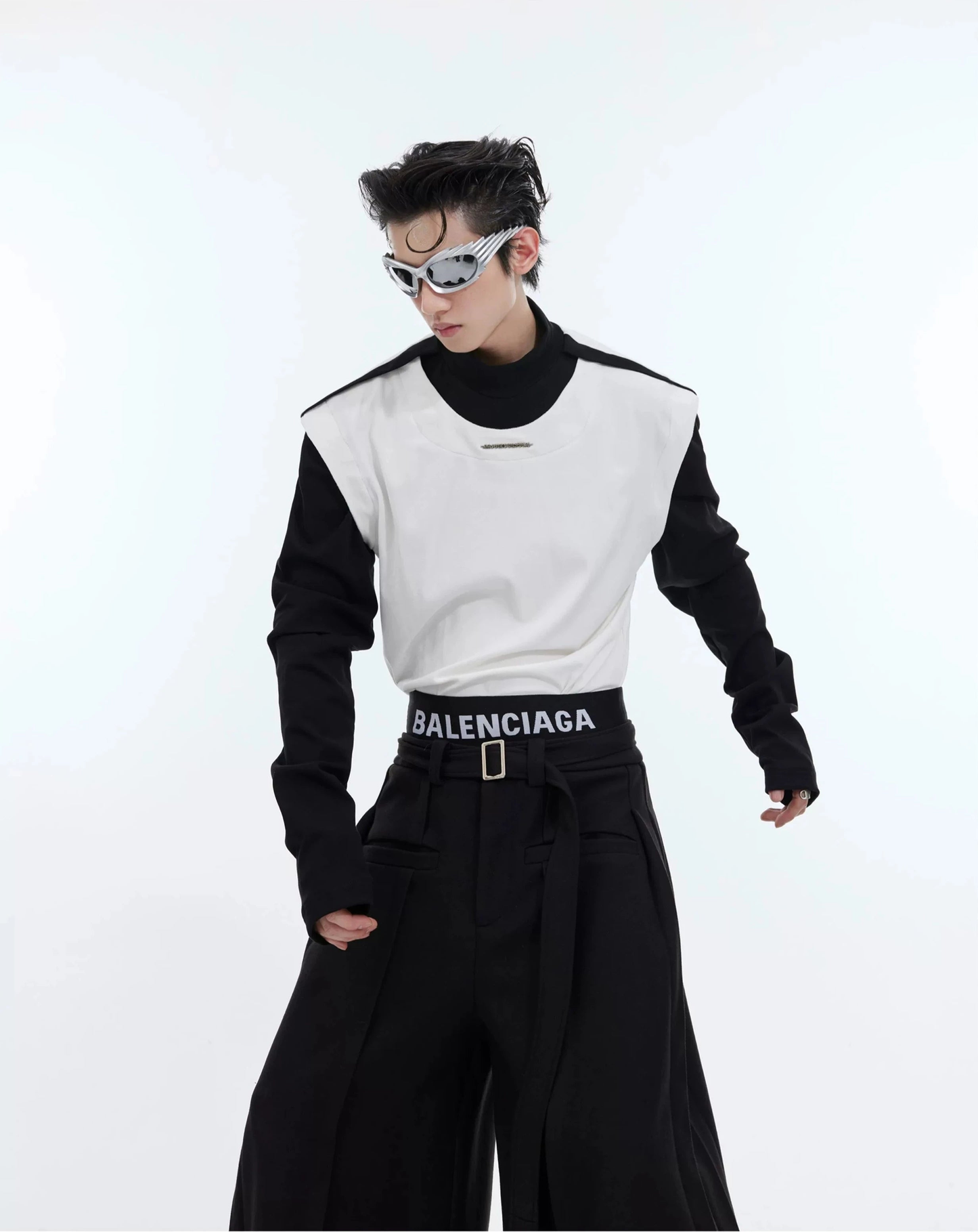 Contrasting Color Fake Layered Design Long Sleeve T-Shirt WN4031