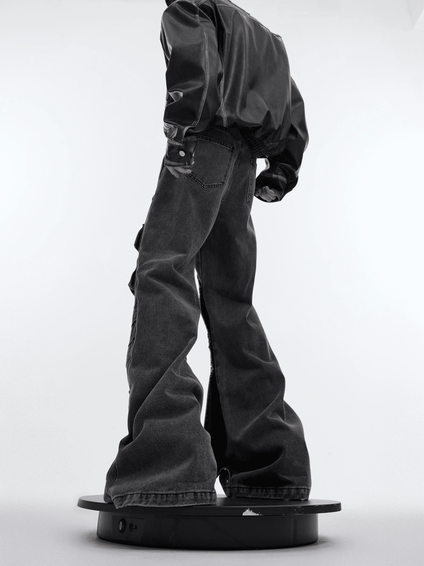Large Pocket Design Loose Fitting Wide Leg Denim Jeans WN4011