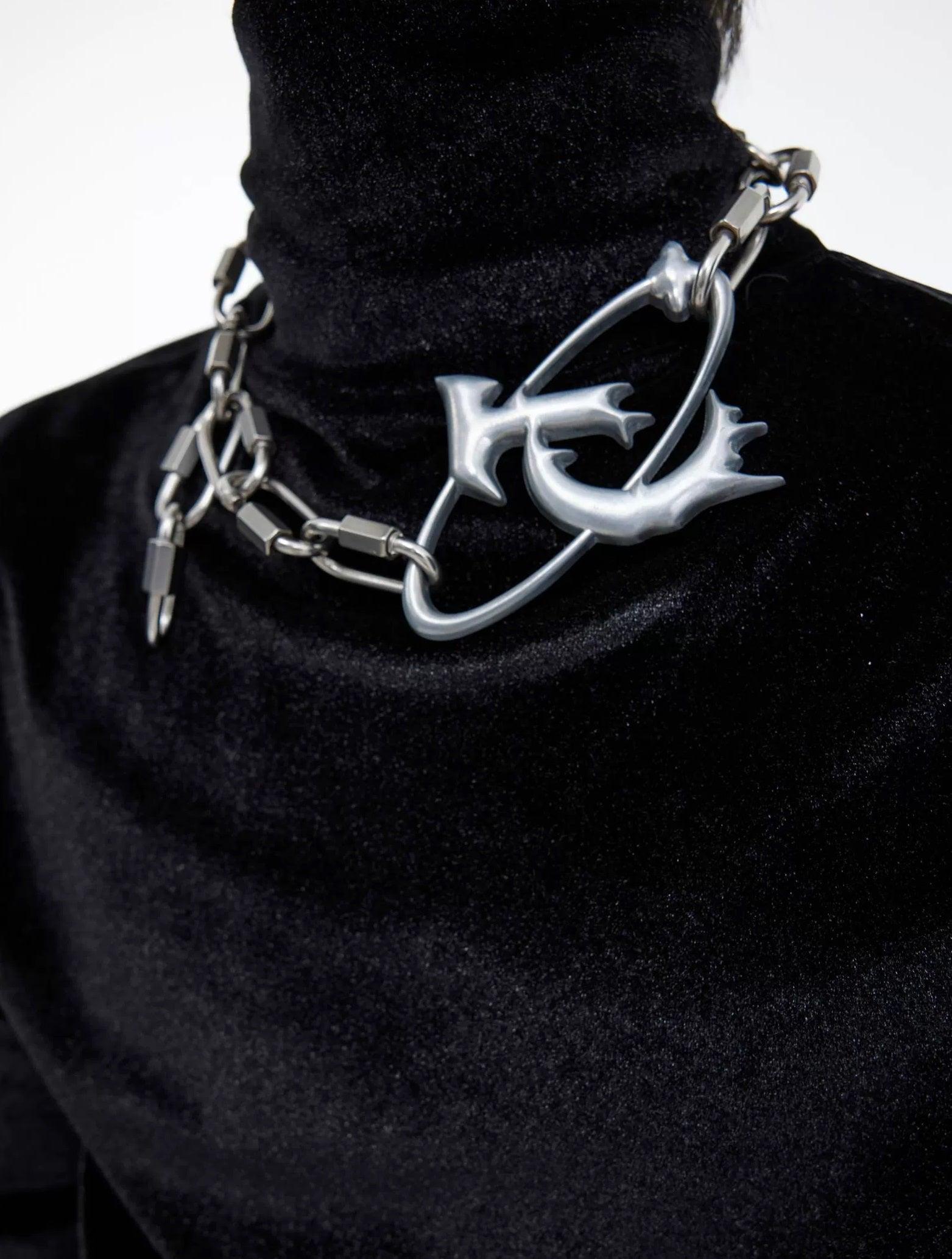 NOAH NECKLACE