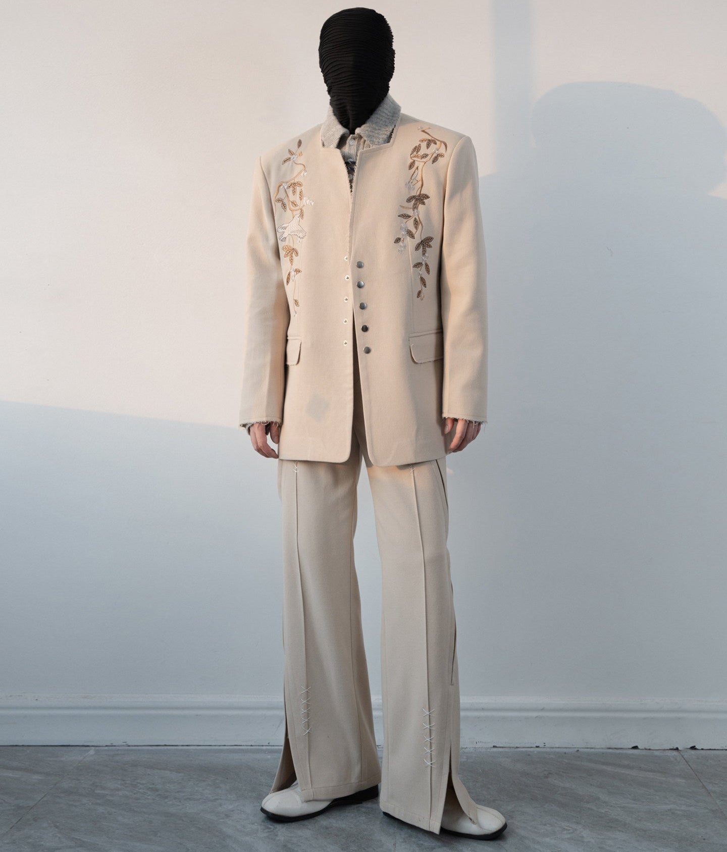 Floral Embroidery Tailored Jacket & Side Slits Wide-Leg Trousers Setup WN23635