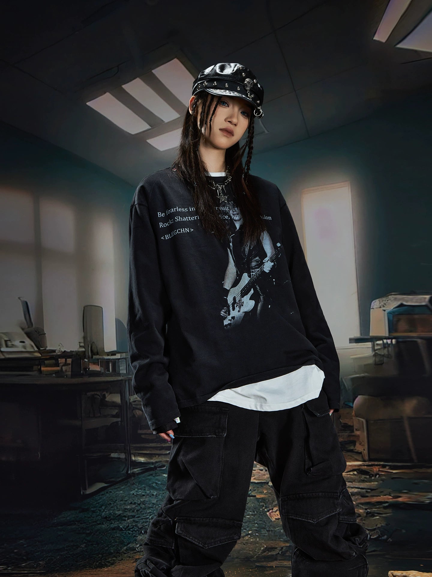 Washed Digital Portrait Slogan Print Stud Long Sleeve T-Shirt WN20559