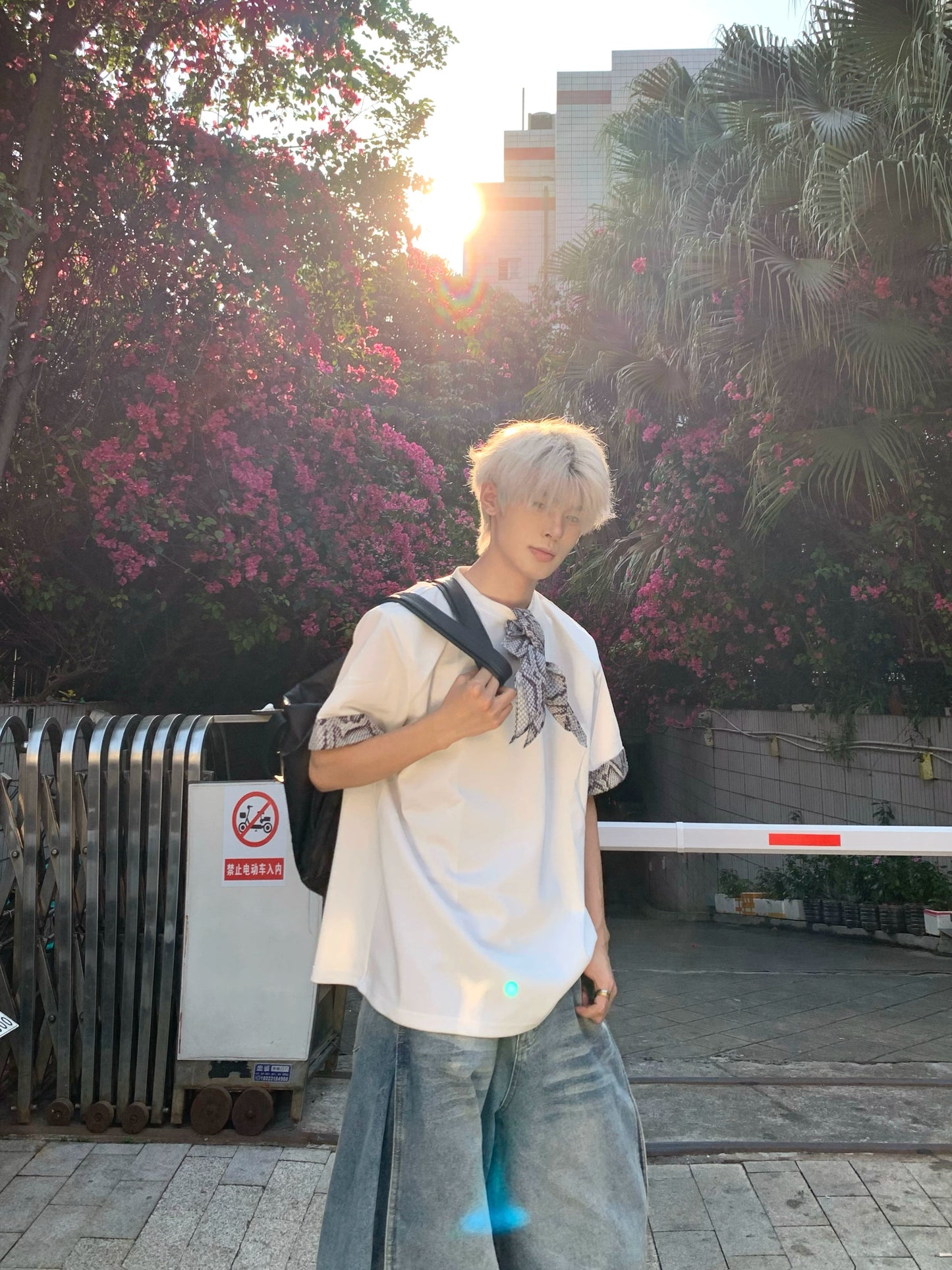 Snake Print Ribbon Contrast Short Sleeve T-Shirt WN19724