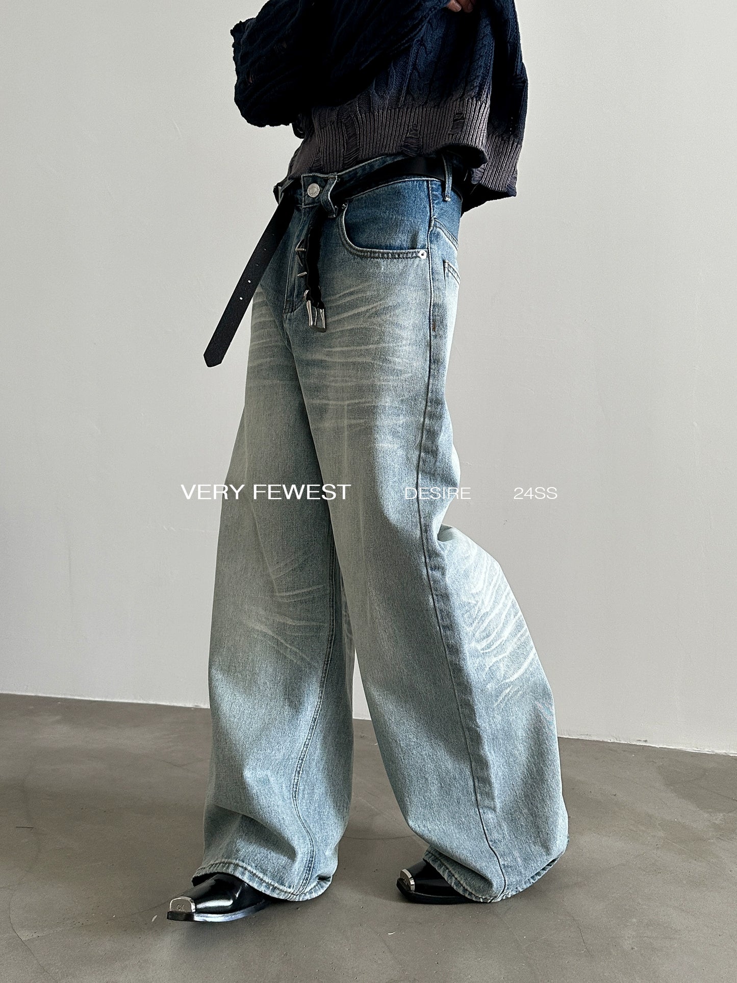 Gradient Washed Wide-Leg Straight Denim Jeans WN8928