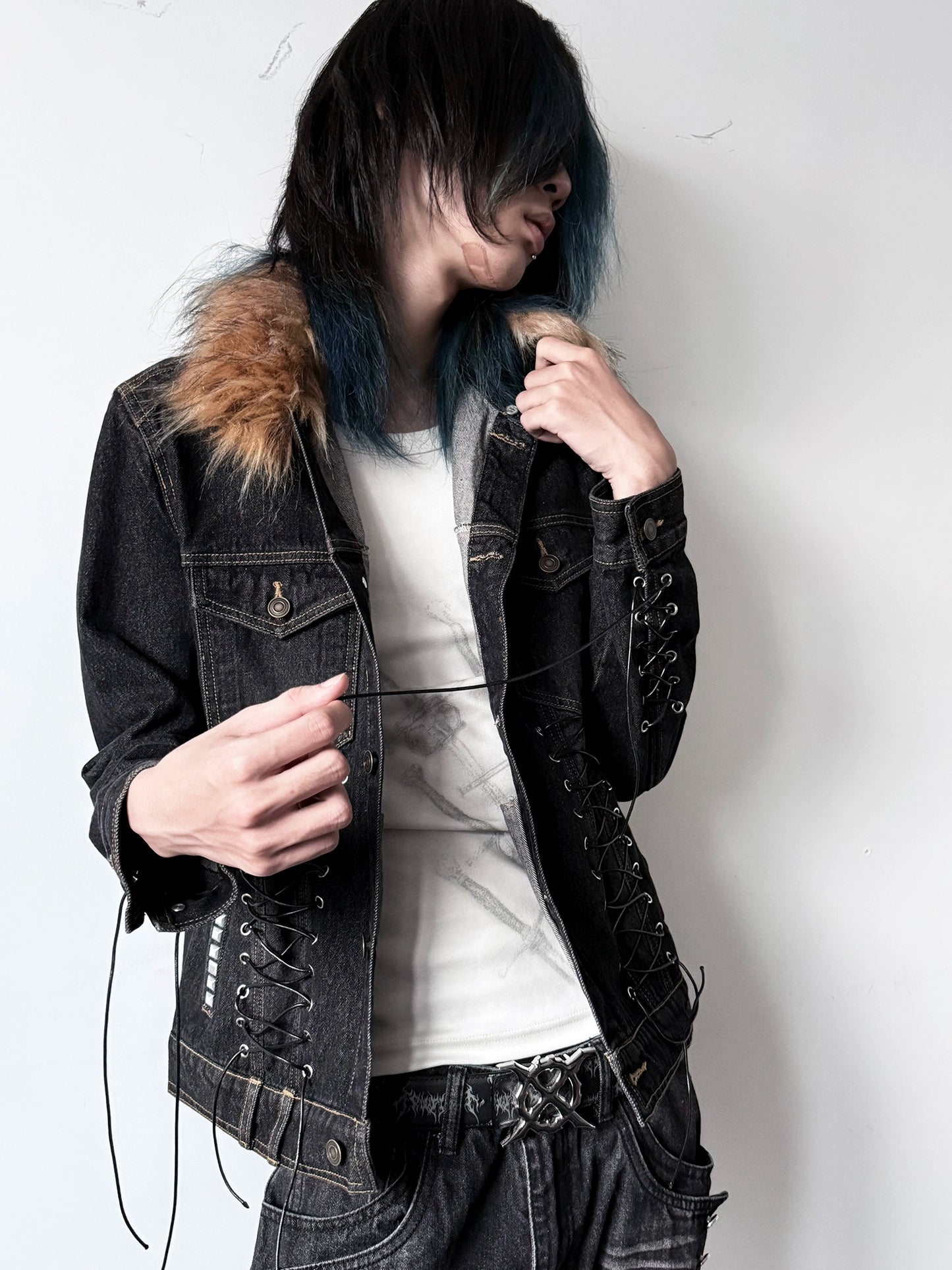 Fake Fur Collar Washed Denim Jacket WN20907