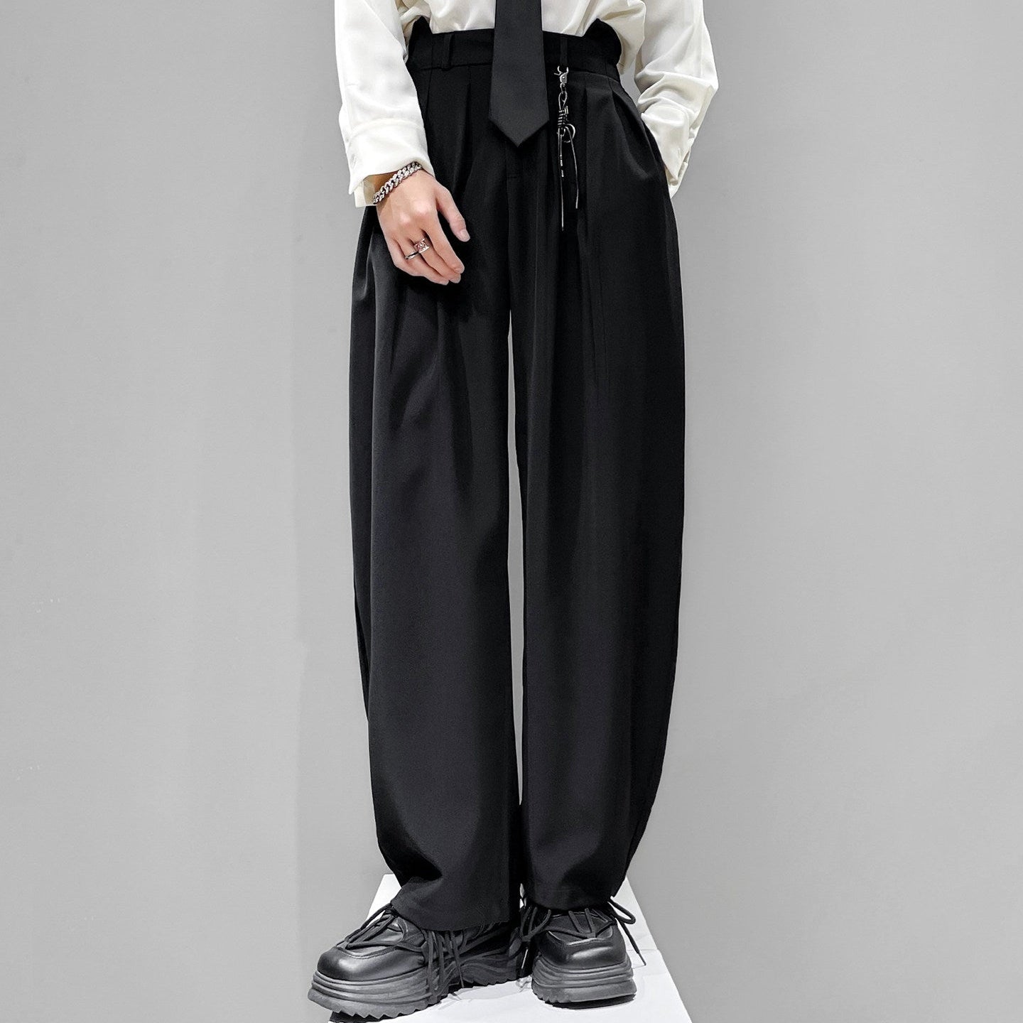 Curved Cut Wide Leg Trousers WN23953