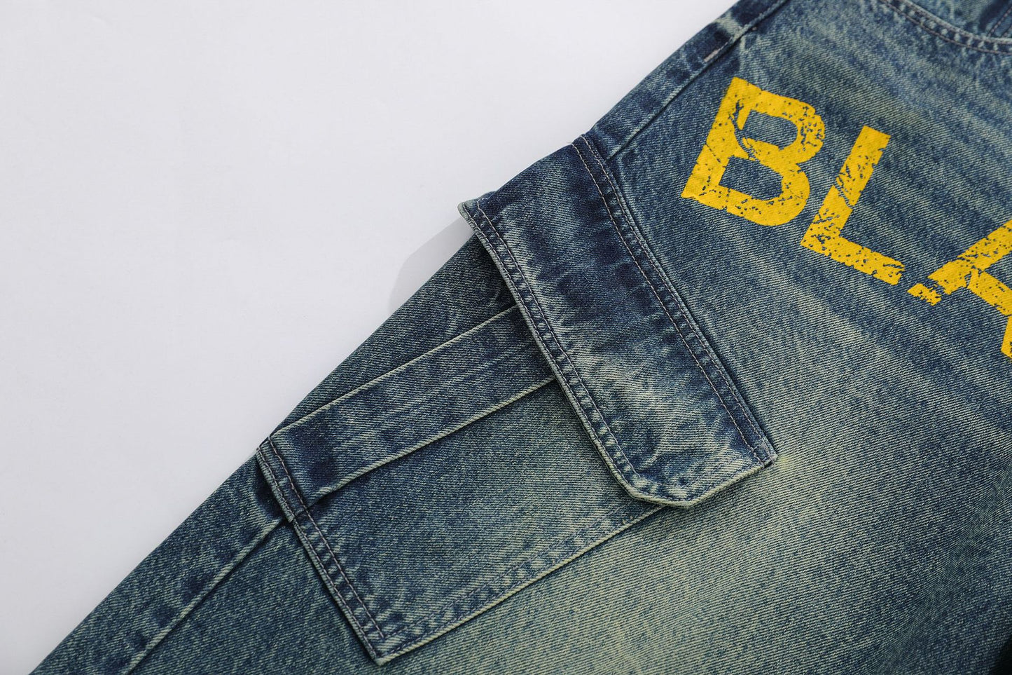 Washed Multi Pocket Letter Print Denim Half Jeans WN25994
